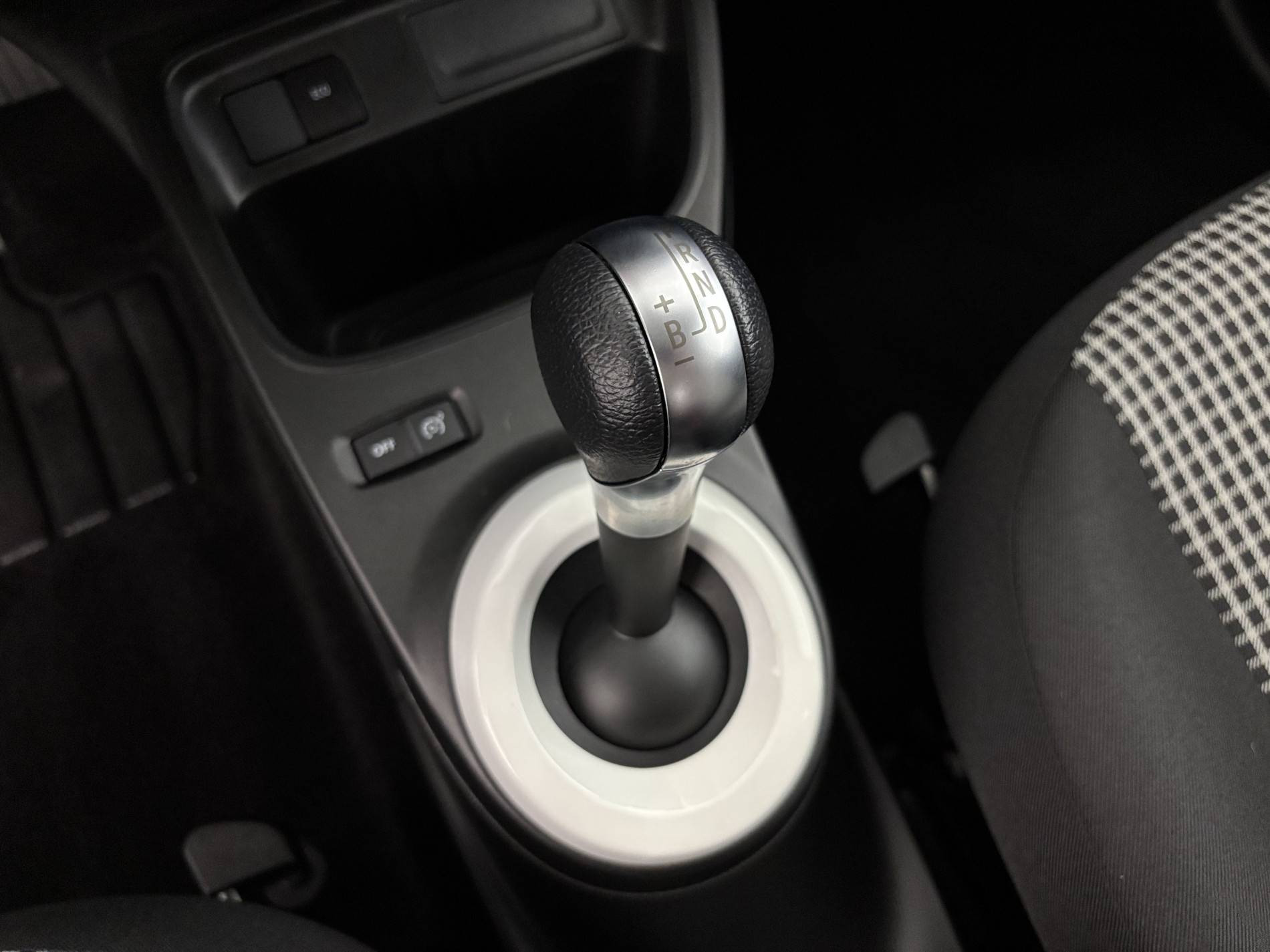 Vente en ligne Renault Twingo Electrique Twingo III E-Tech au prix de 13 890 €
