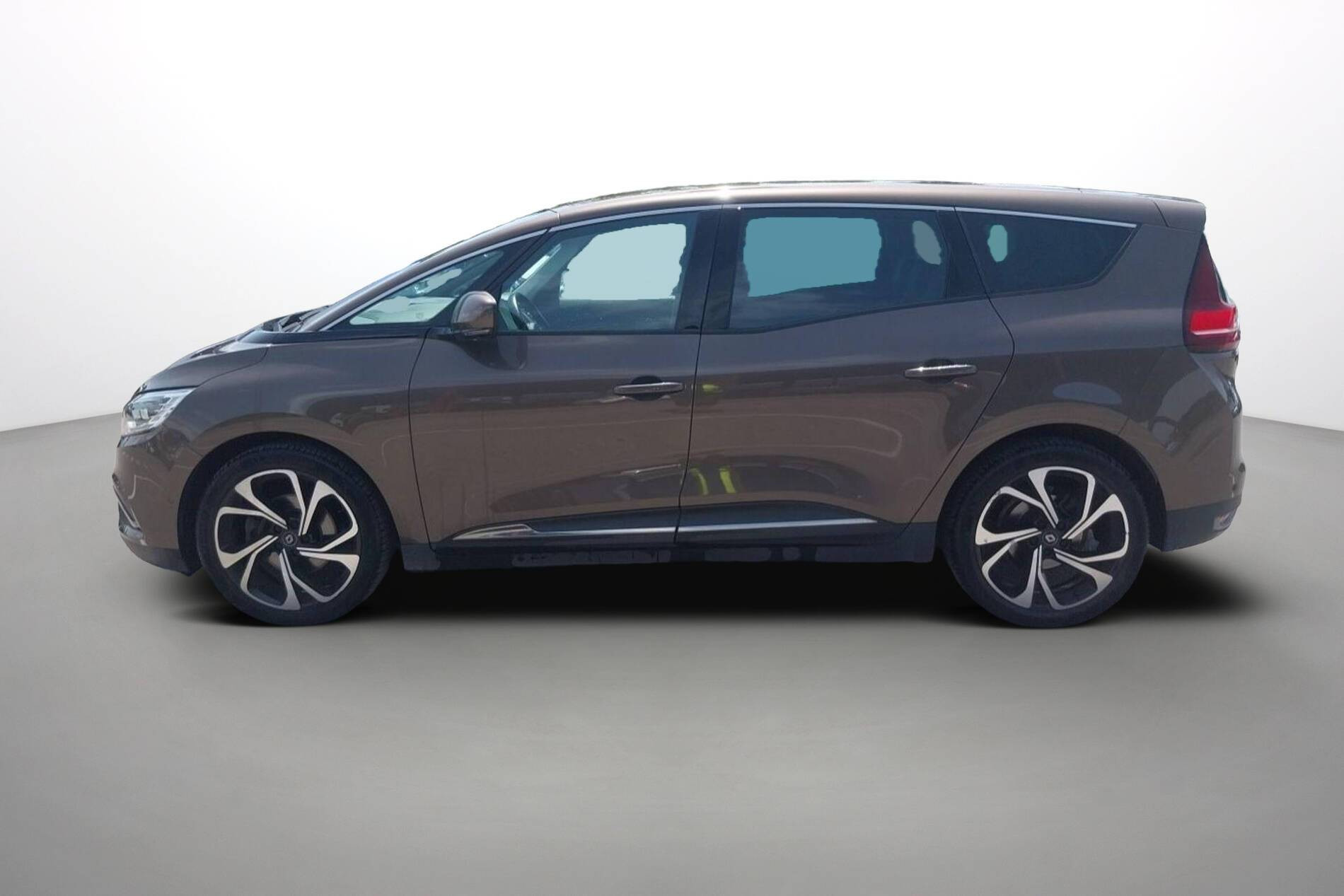 Vente en ligne Renault Grand Scenic 4 Grand Scenic Blue dCi 120 au prix de 15 570 €