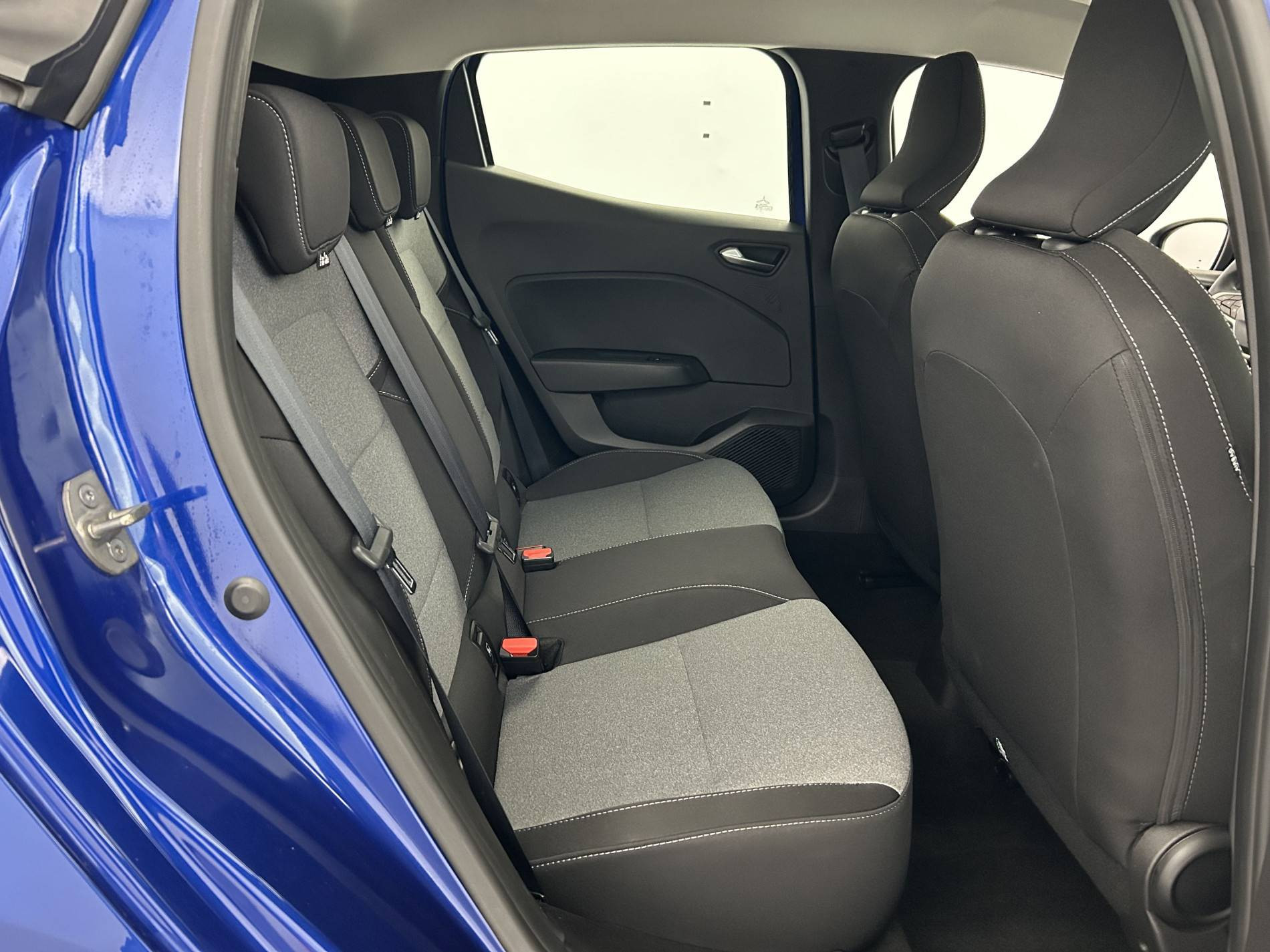 Vente en ligne Renault Clio 5 Clio Blue dCi 100 ch GSR2 au prix de 17 350 €