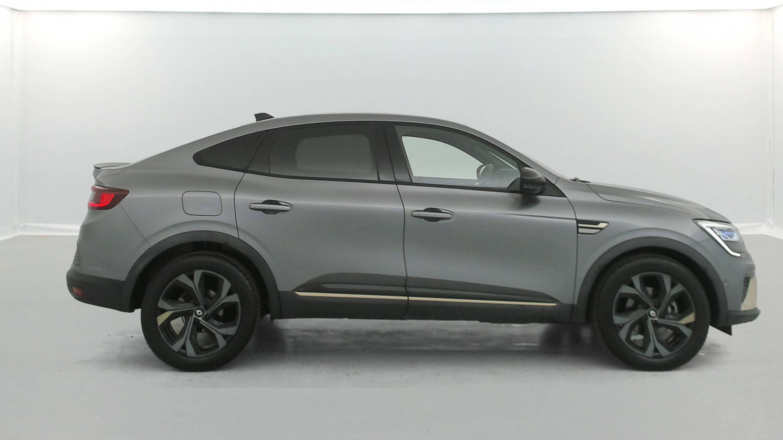 Vente en ligne Renault Arkana  E-Tech hybride 145 - 22 au prix de 22 390 €