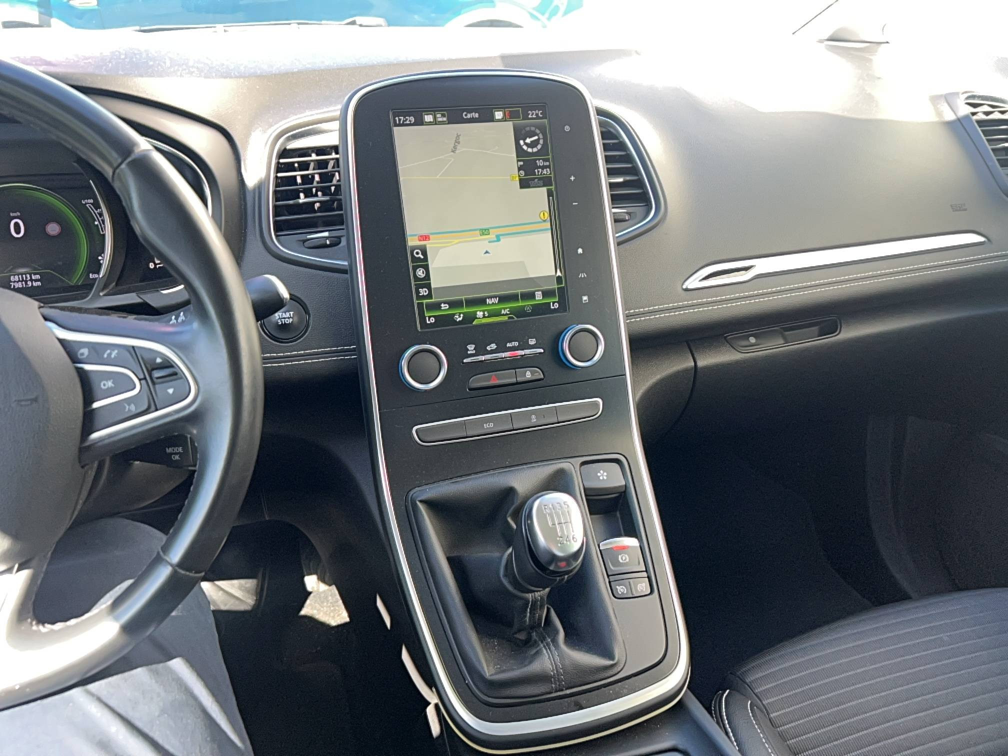 Vente en ligne Renault Scenic 4 Scenic TCe 140 FAP au prix de 15 590 €