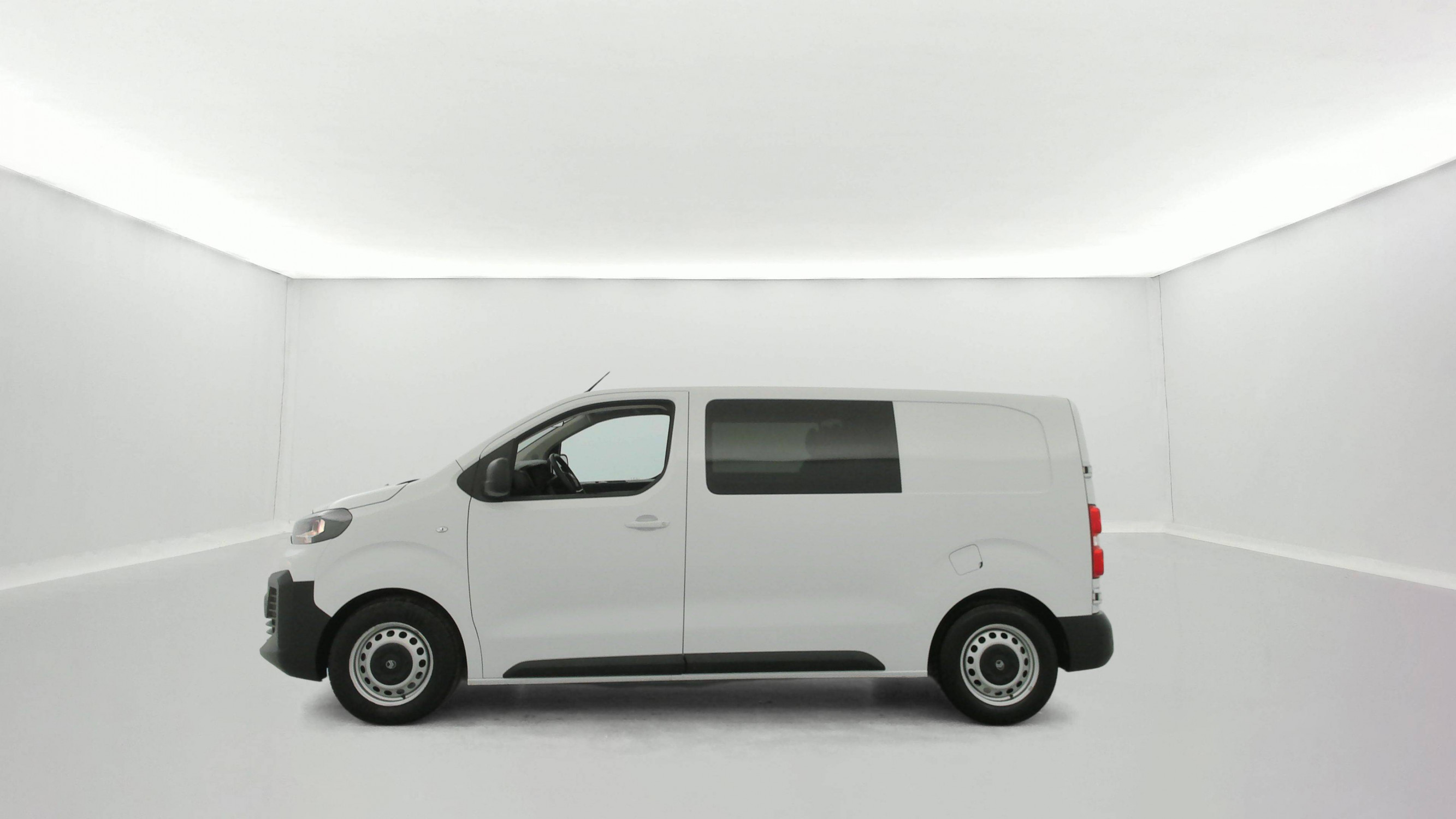 Vente en ligne Citroën Jumpy Fourgon JUMPY CAB APPROFONDIE M BLUEHDI 145 S&S EAT8 au prix de 30 990 €