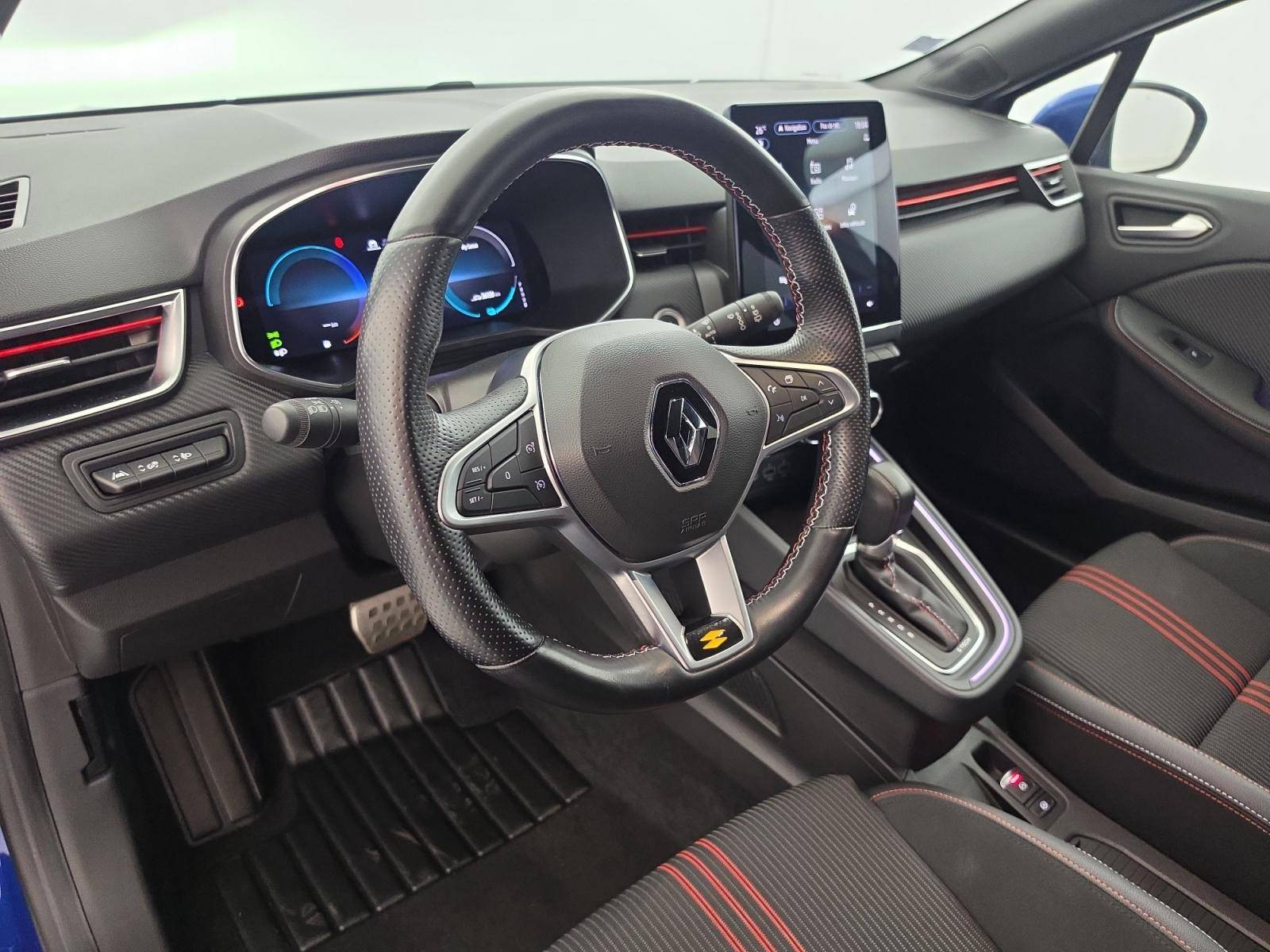 Vente en ligne Renault Clio 5 Clio E-Tech 140 - 21N au prix de 17 390 €