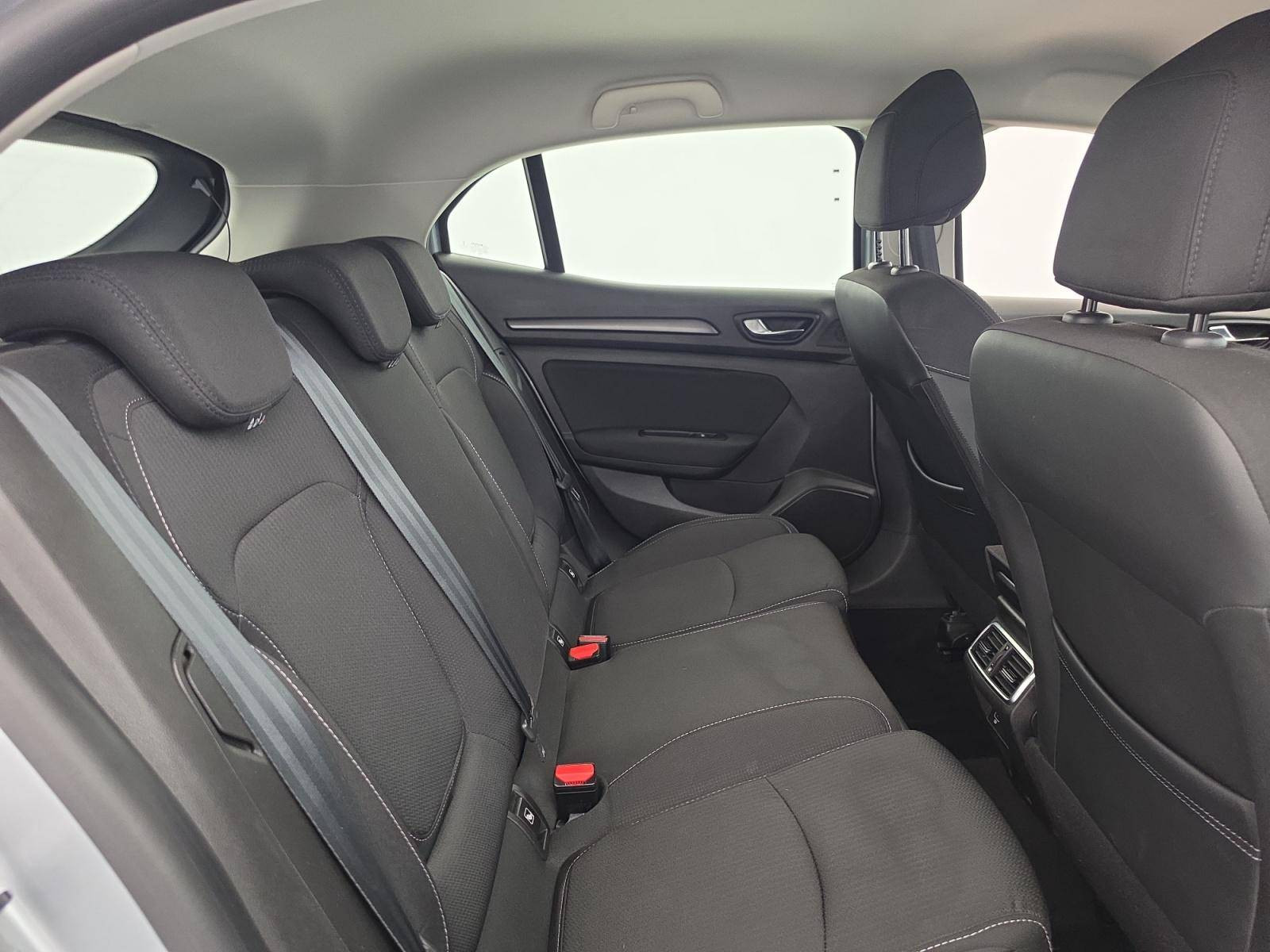 Vente en ligne Renault Megane 4 Mégane IV Berline Blue dCi 115 au prix de 14 890 €