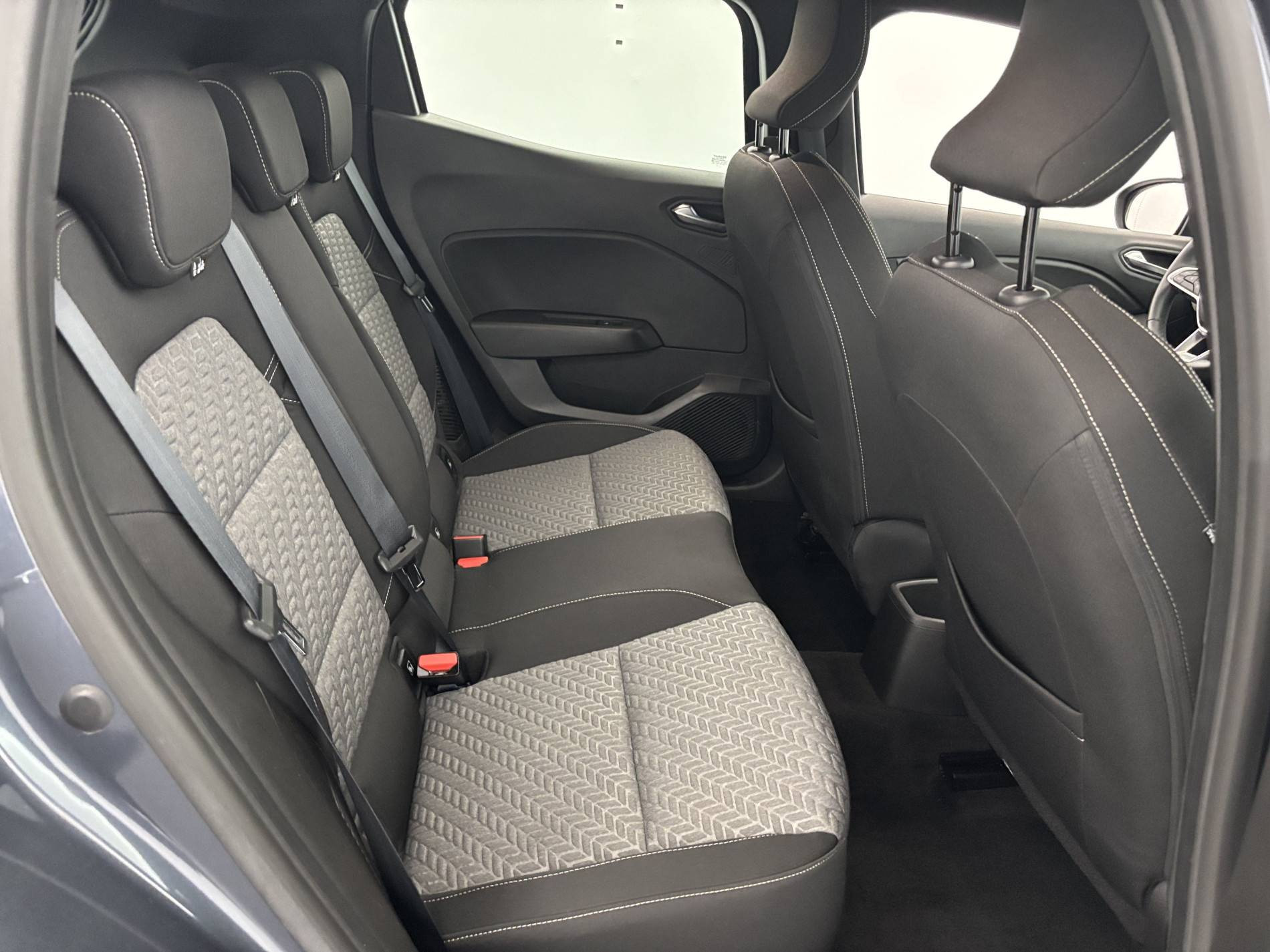 Vente en ligne Renault Clio 5 Clio E-Tech 140 - 21N au prix de 16 990 €