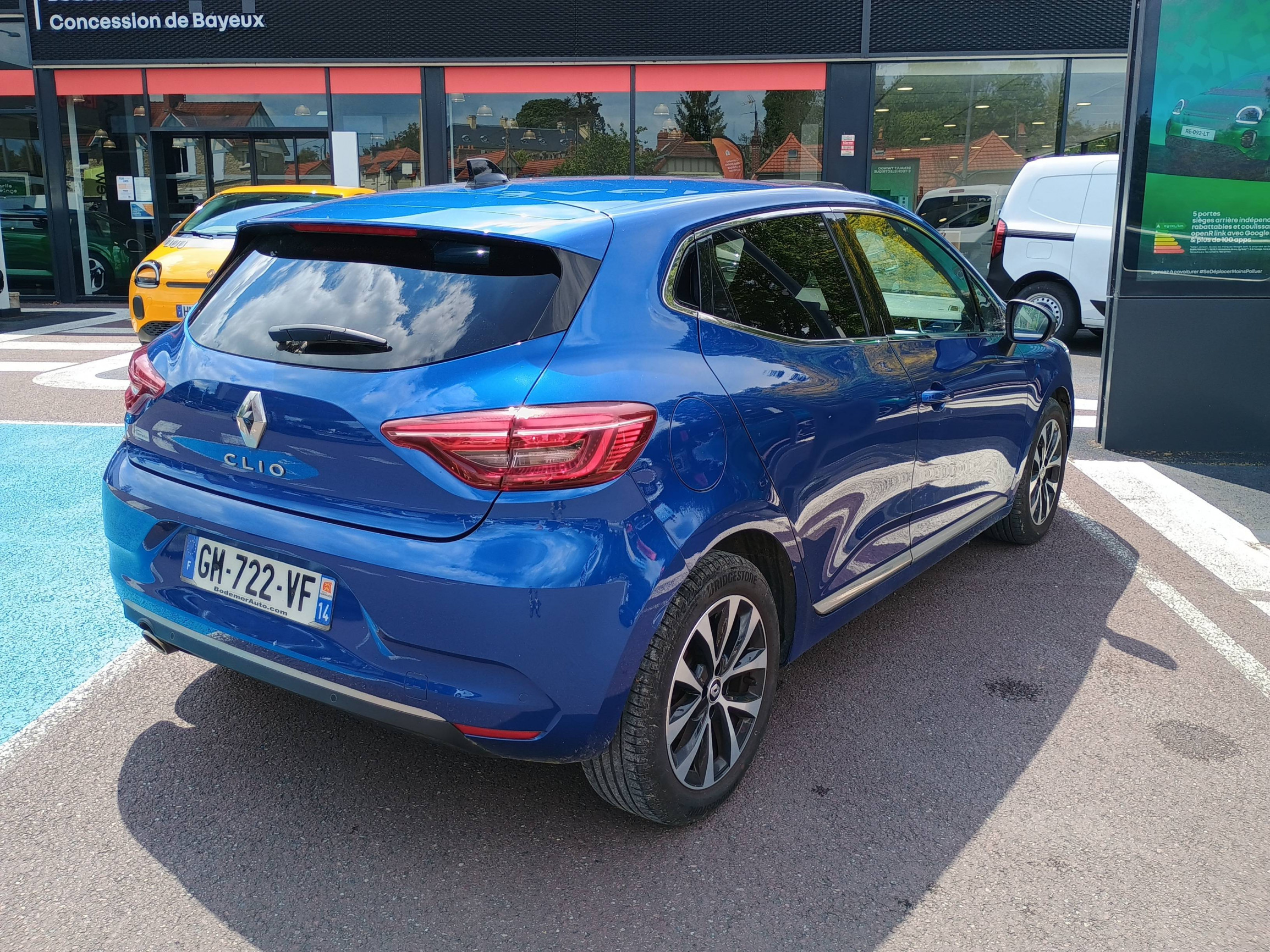 Vente en ligne Renault Clio 5 Clio TCe 90 au prix de 15 990 €