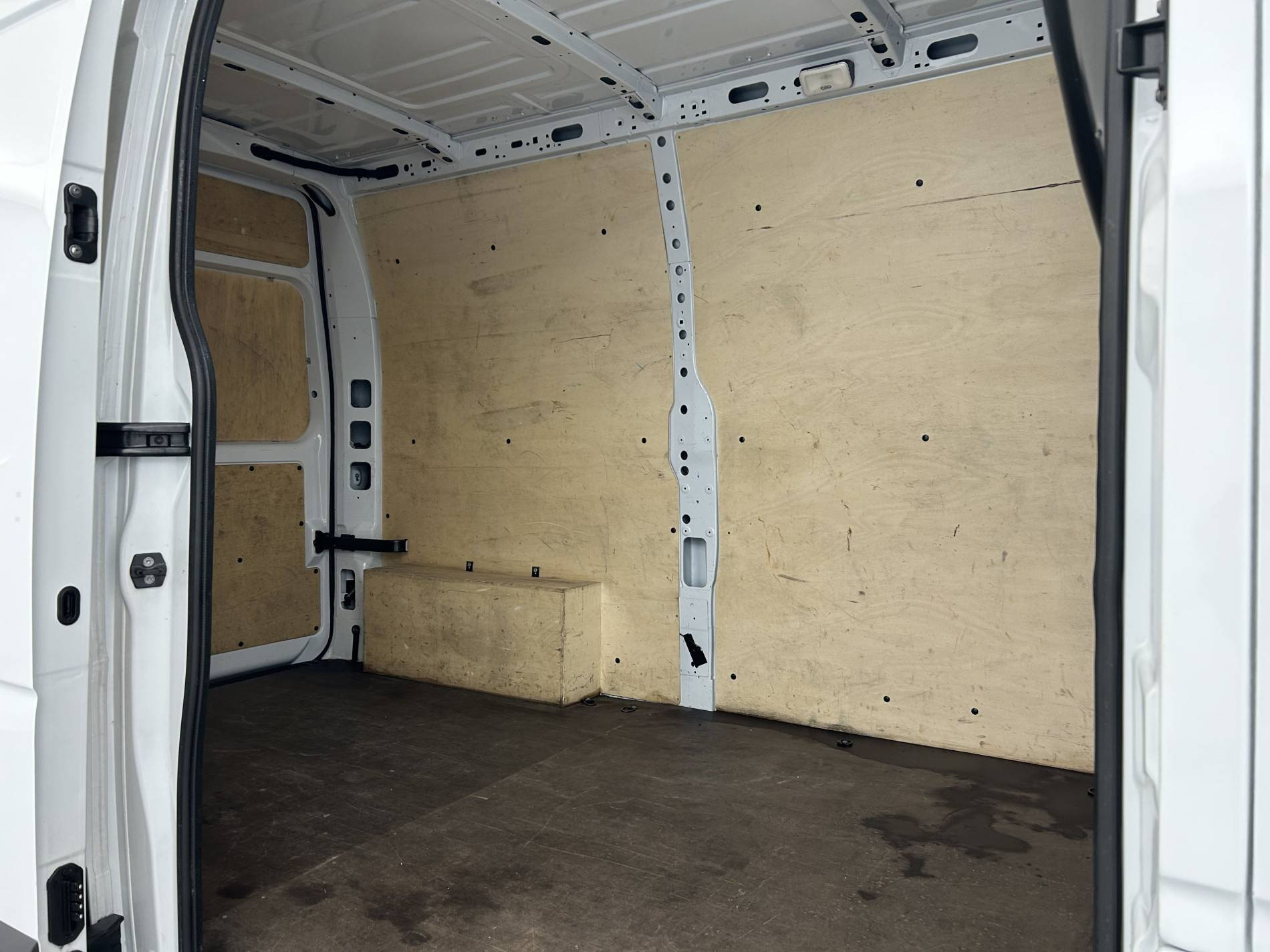 Vente en ligne Renault Master Fourgon MASTER FGN TRAC F3500 L2H2 BLUE DCI 135 au prix de 23 880 €