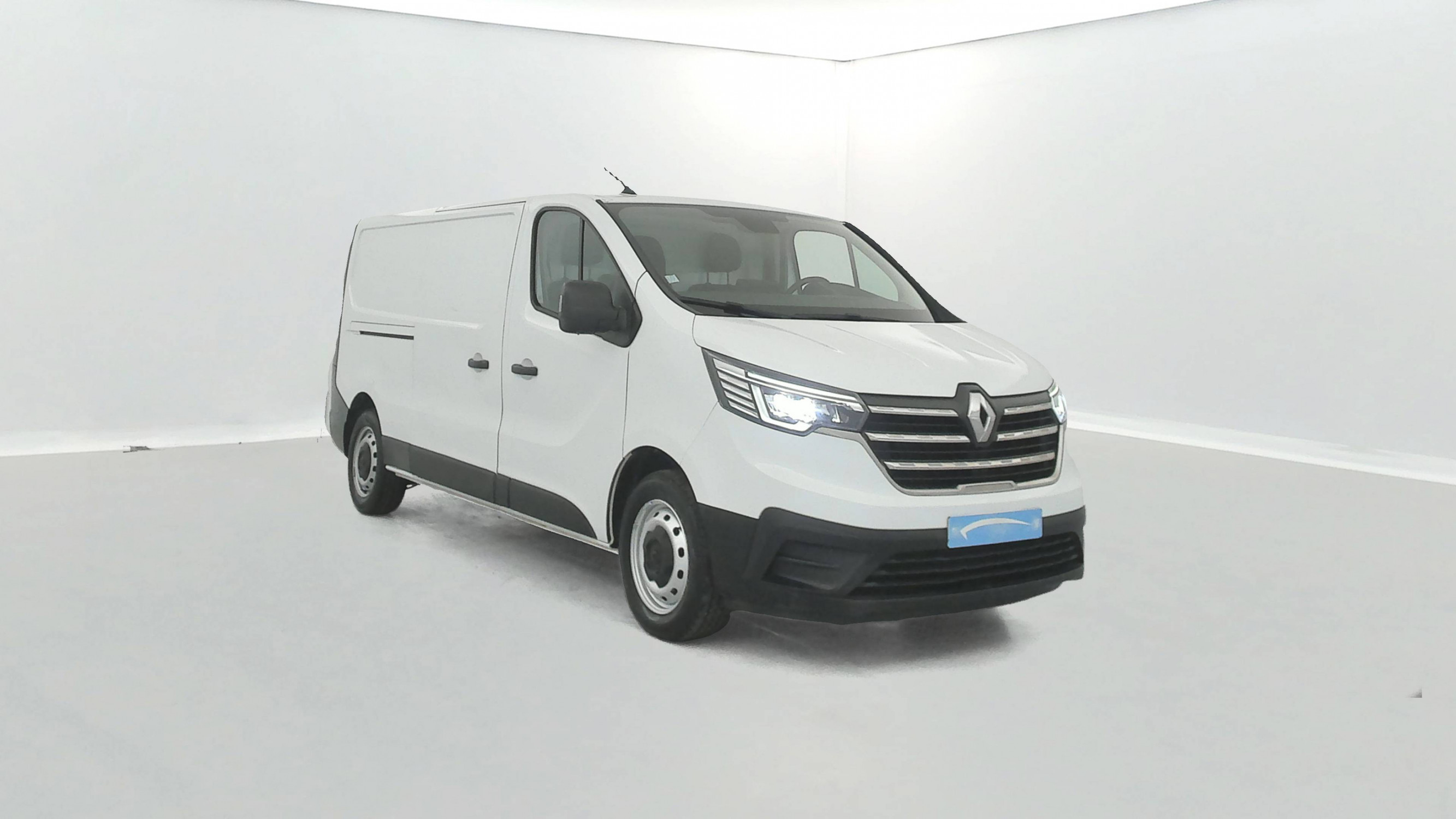 Vente en ligne Renault Trafic 3 Fourgon TRAFIC FGN L2H1 3000 KG BLUE DCI 130 au prix de 22 490 €