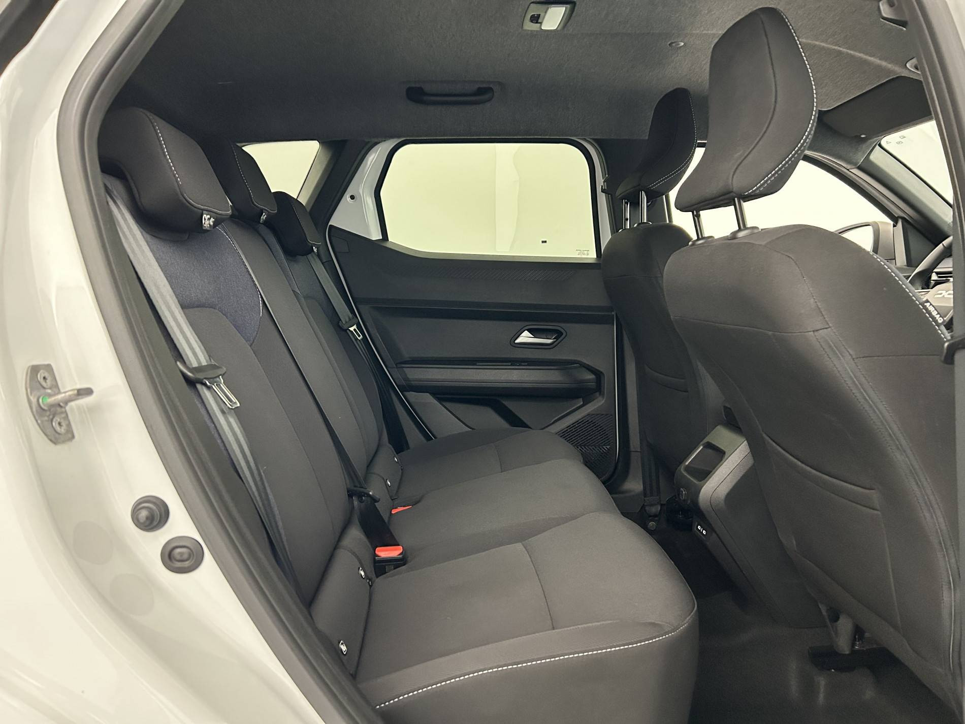 Vente en ligne Dacia Duster  Hybrid 140 au prix de 25 890 €