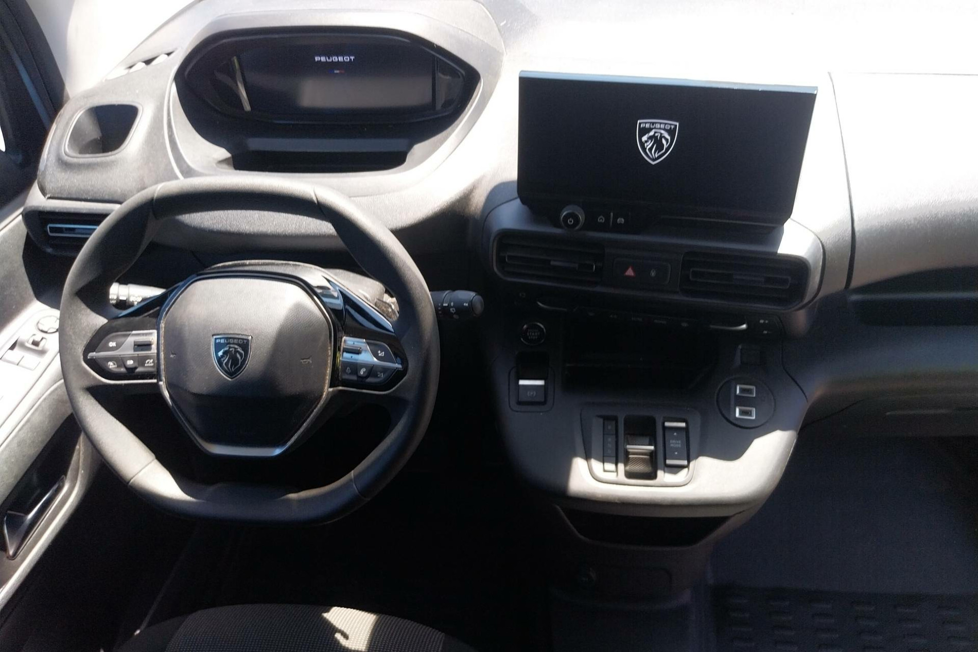 Vente en ligne Peugeot Partner Fourgon  M 650 KG BLUEHDI 130 S&S EAT8 au prix de 18 990 €