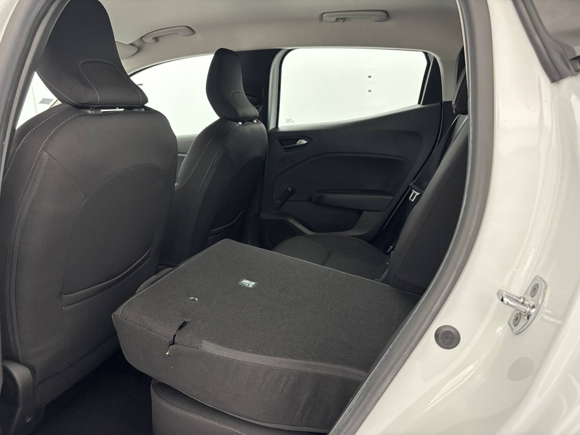 Vente en ligne Renault Clio 5 Clio TCe 90 - 21 au prix de 13 990 €