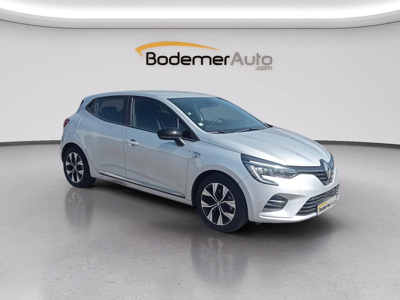Vente en ligne Renault Clio 5 Clio E-Tech 140 - 21N au prix de 16 490 €