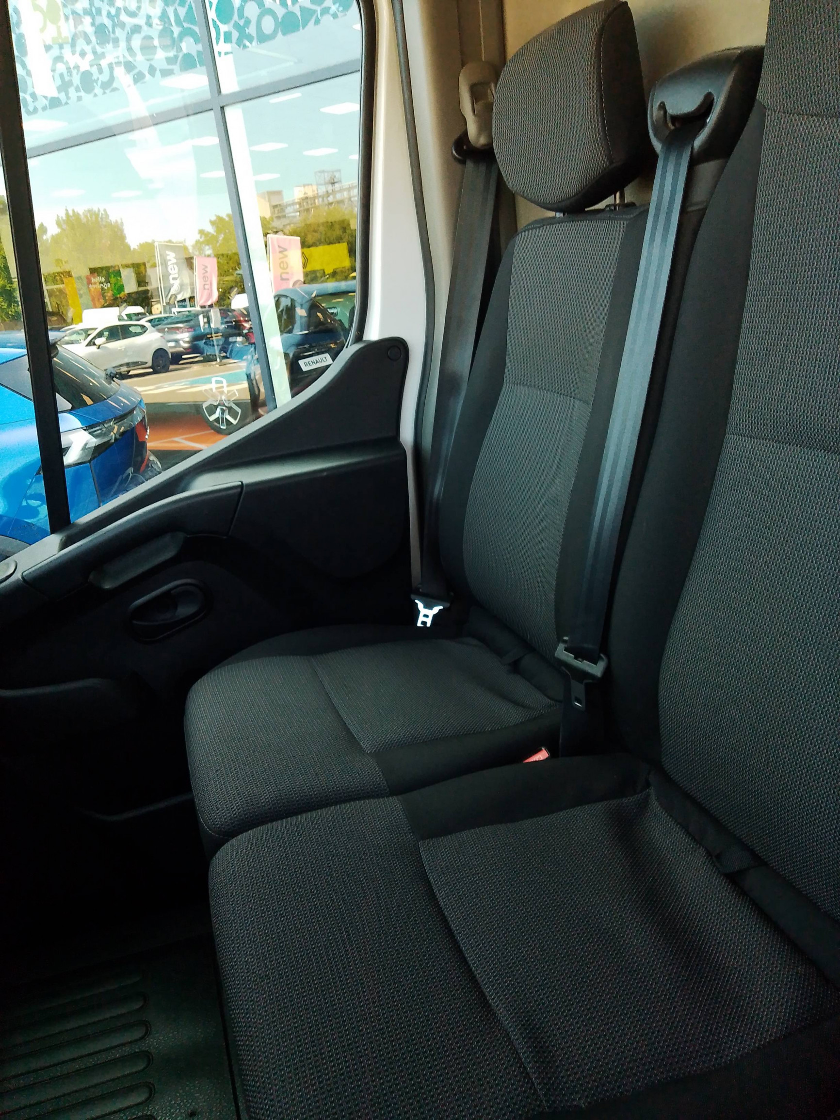 Vente en ligne Renault Master Fourgon MASTER FGN TRAC F3500 L2H2 BLUE DCI 135 au prix de 19 990 €