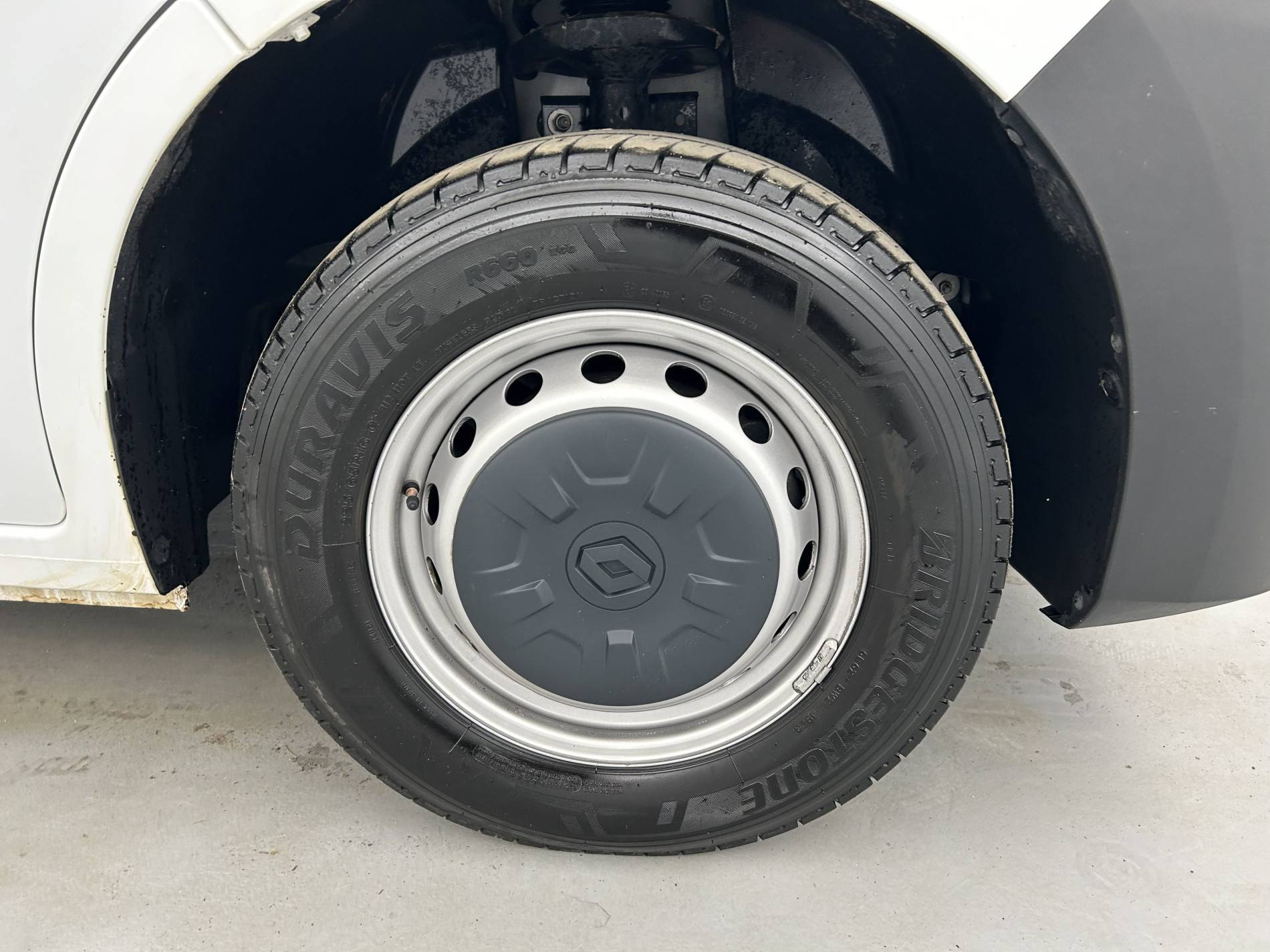 Vente en ligne Renault Master Fourgon MASTER FGN TRAC F3500 L2H2 BLUE DCI 135 au prix de 27 990 €