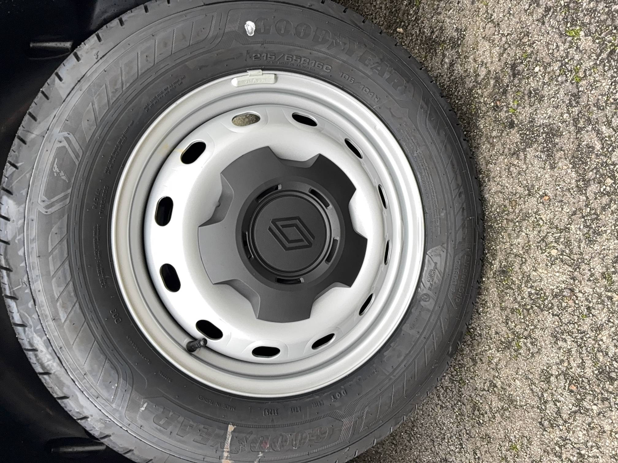 Vente en ligne Renault Trafic Van E-Tech FG GCF L1H1 52kWh AC22 au prix de 36 490 €