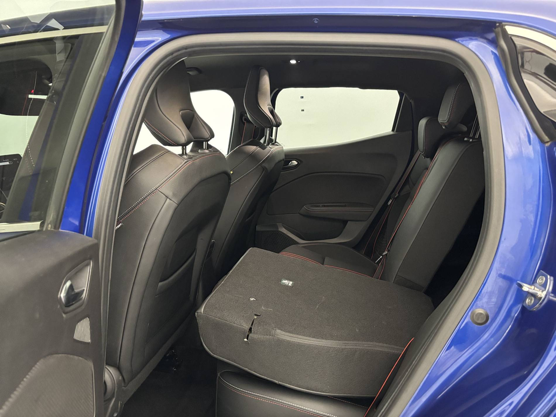 Vente en ligne Renault Clio 5 Clio E-Tech 140 - 21N au prix de 18 300 €