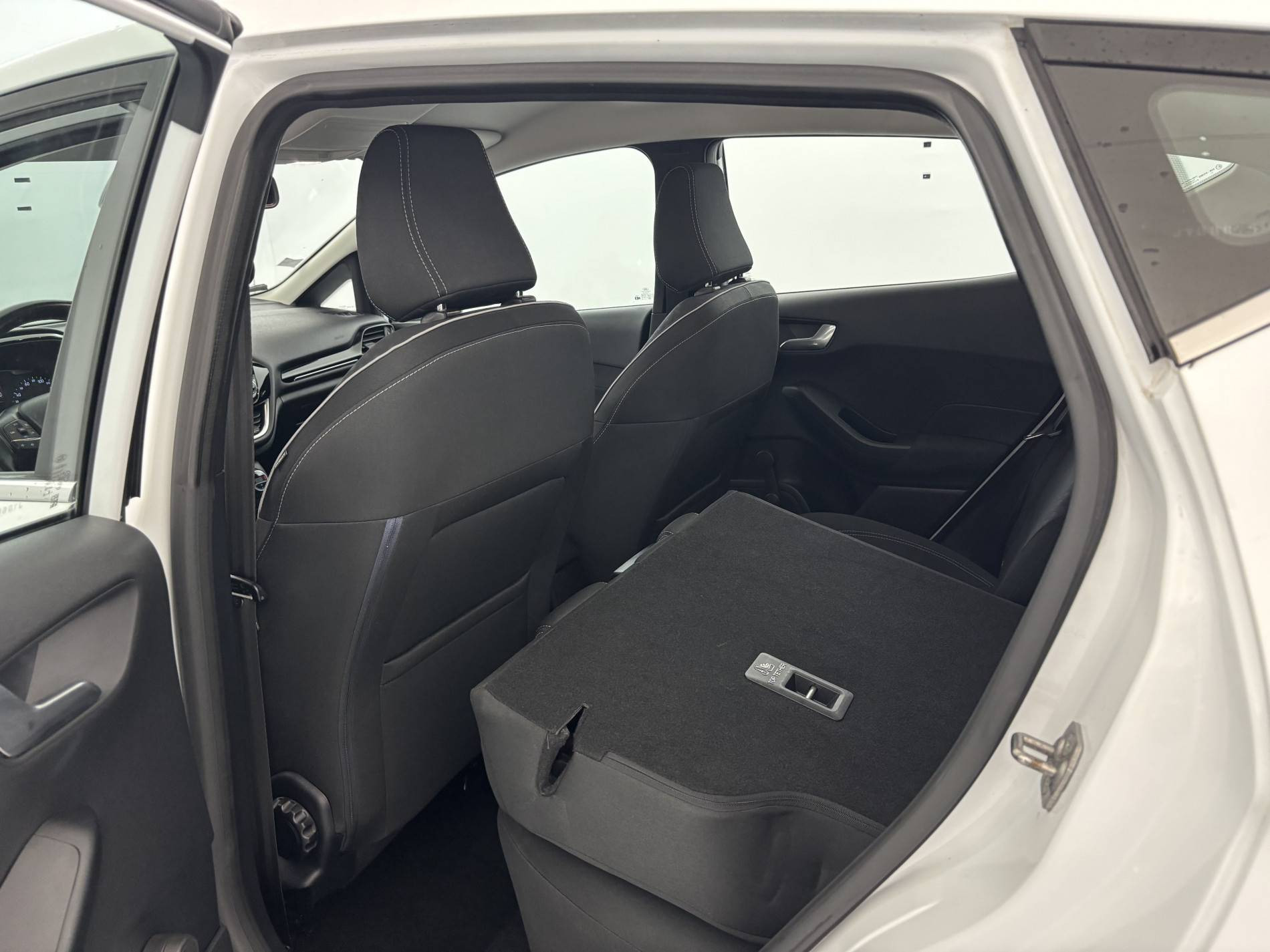 Vente en ligne Ford Fiesta  1.0 EcoBoost 100 ch S&S BVM6 au prix de 9 990 €