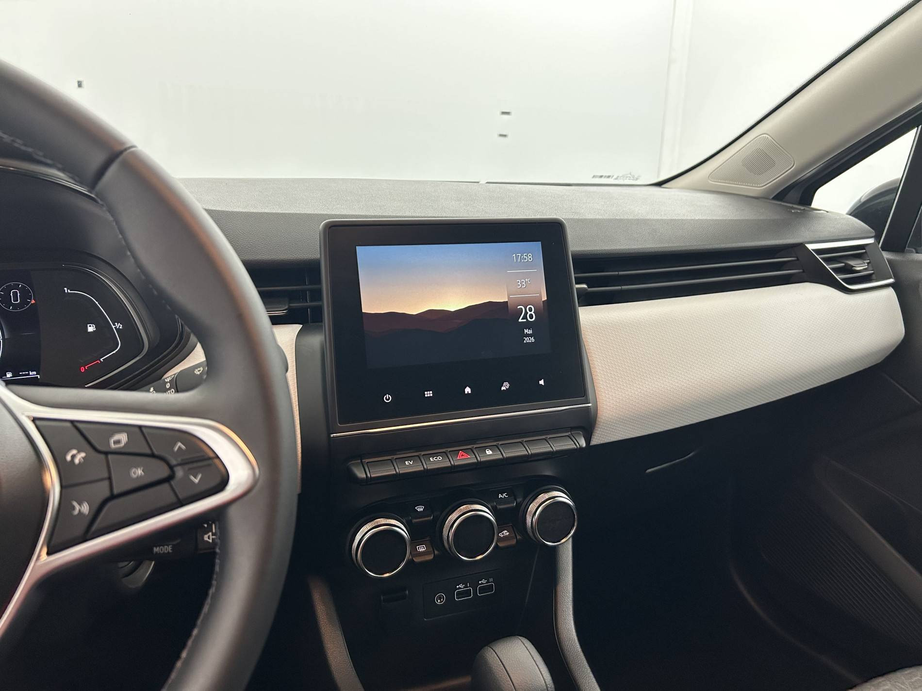 Vente en ligne Renault Clio 5 Clio E-Tech full hybrid 145 au prix de 17 490 €