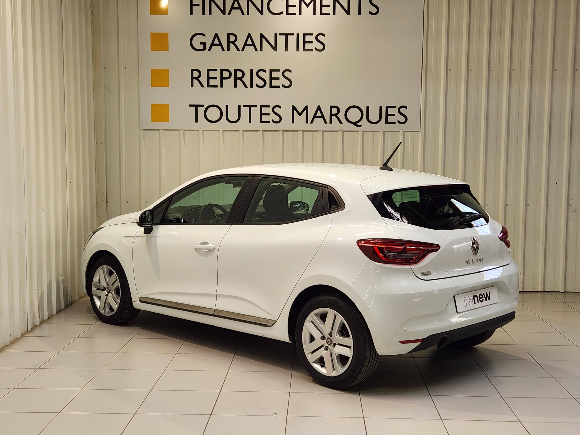Vente en ligne Renault Clio 5 Clio Blue dCi 85 au prix de 14 390 €