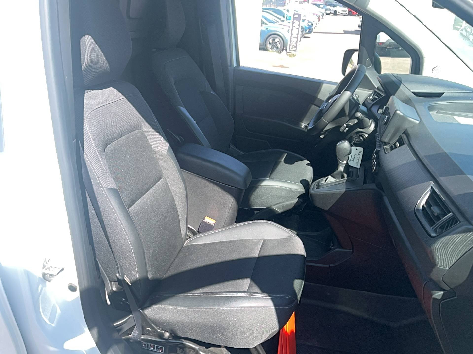 Vente en ligne Renault Kangoo Van  BLUE DCI 95 EDC au prix de 17 991 €