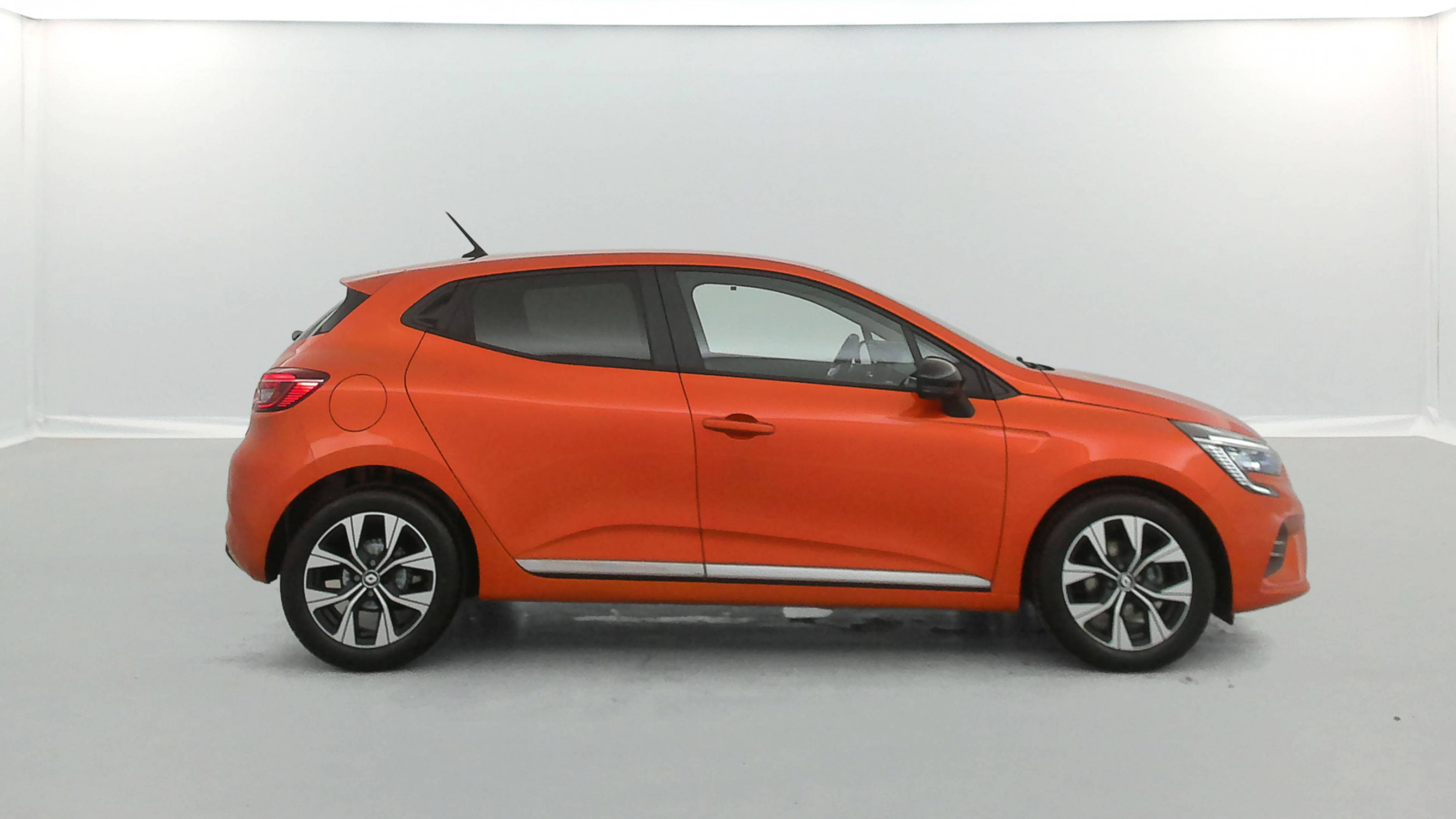 Vente en ligne Renault Clio 5 Clio SCe 65 au prix de 12 990 €