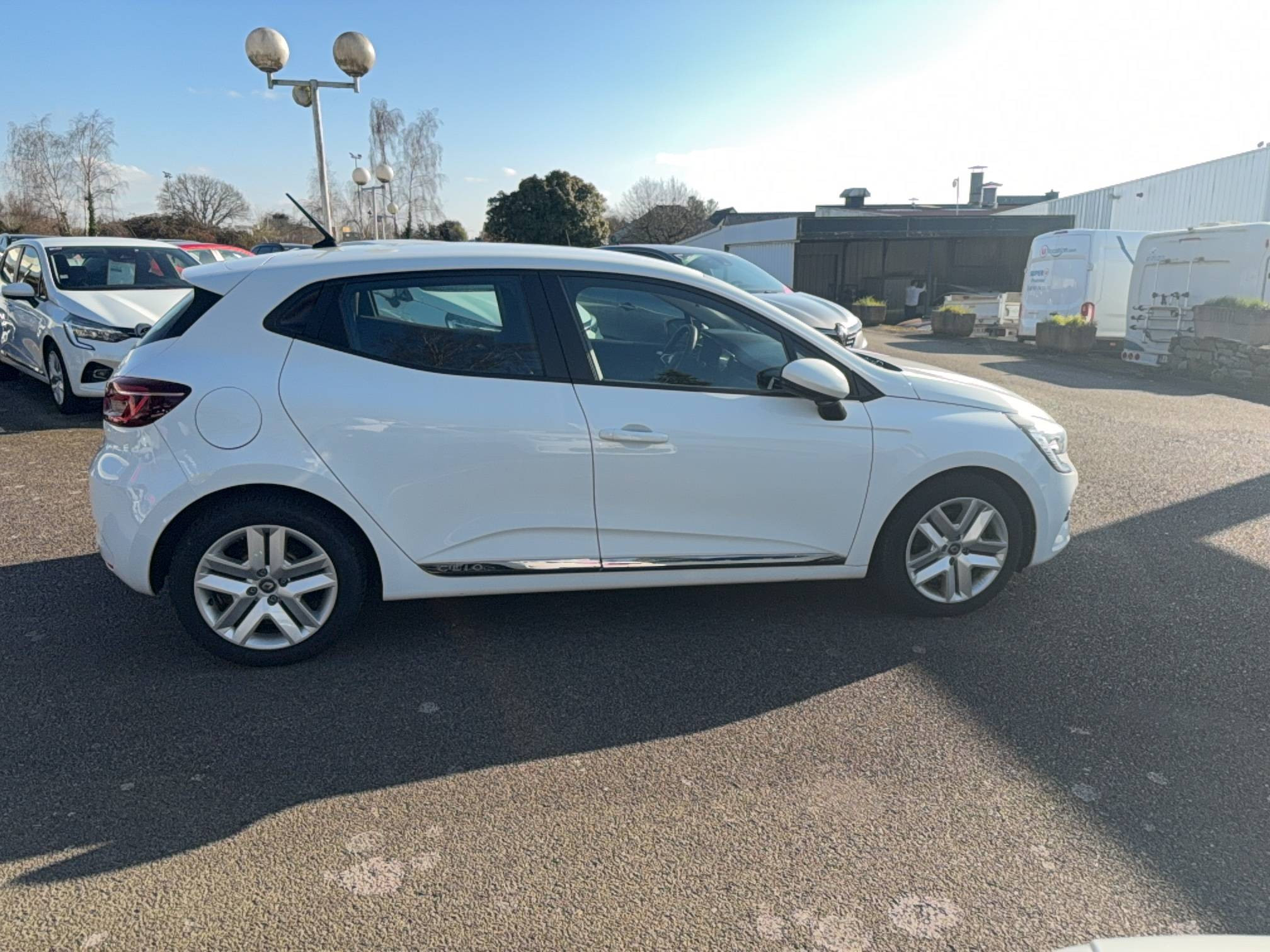 Vente en ligne Renault Clio 5 Clio Blue dCi 115 au prix de 13 990 €