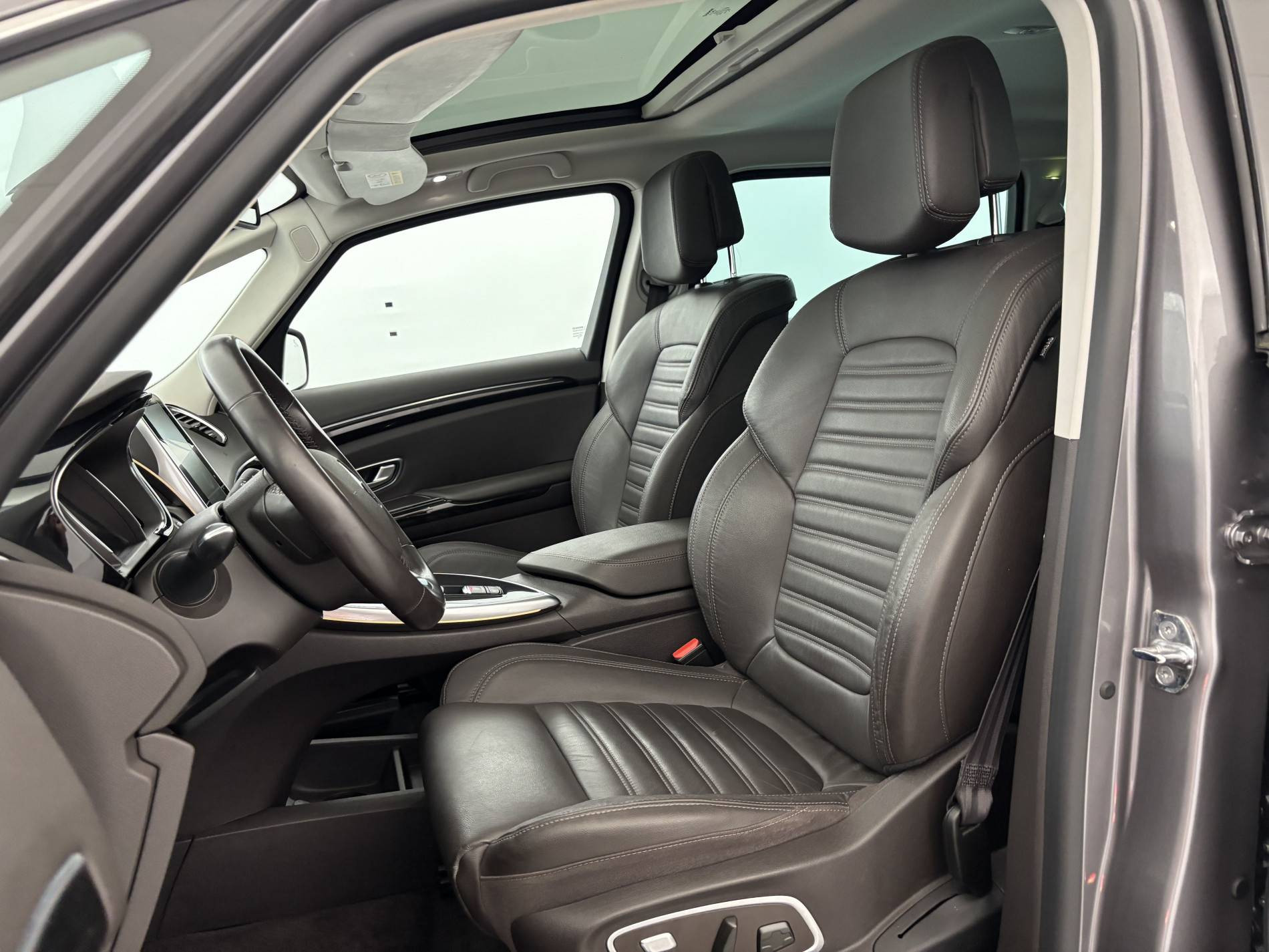 Vente en ligne Renault Espace 5 Espace dCi 160 Energy Twin Turbo au prix de 19 990 €