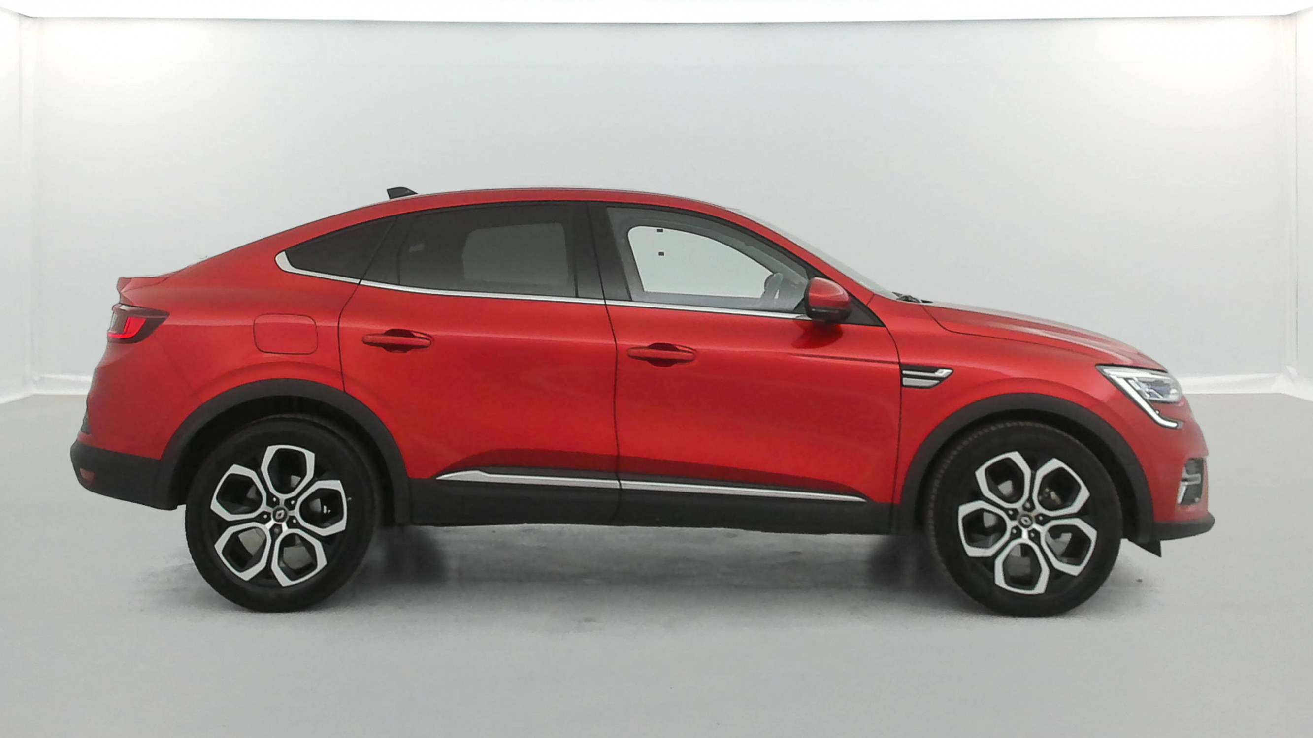 Vente en ligne Renault Arkana  TCe 140 EDC FAP - 21B au prix de 18 990 €