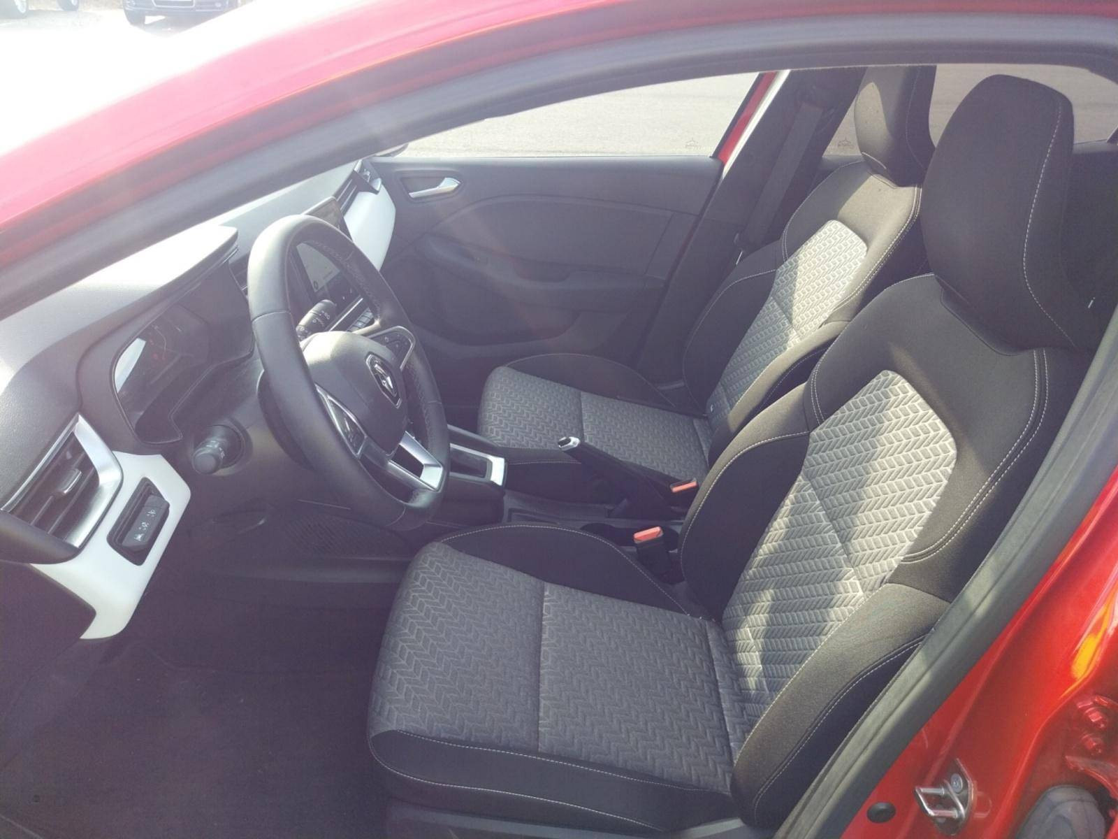 Vente en ligne Renault Clio 5 Clio E-Tech full hybrid 145 au prix de 17 990 €