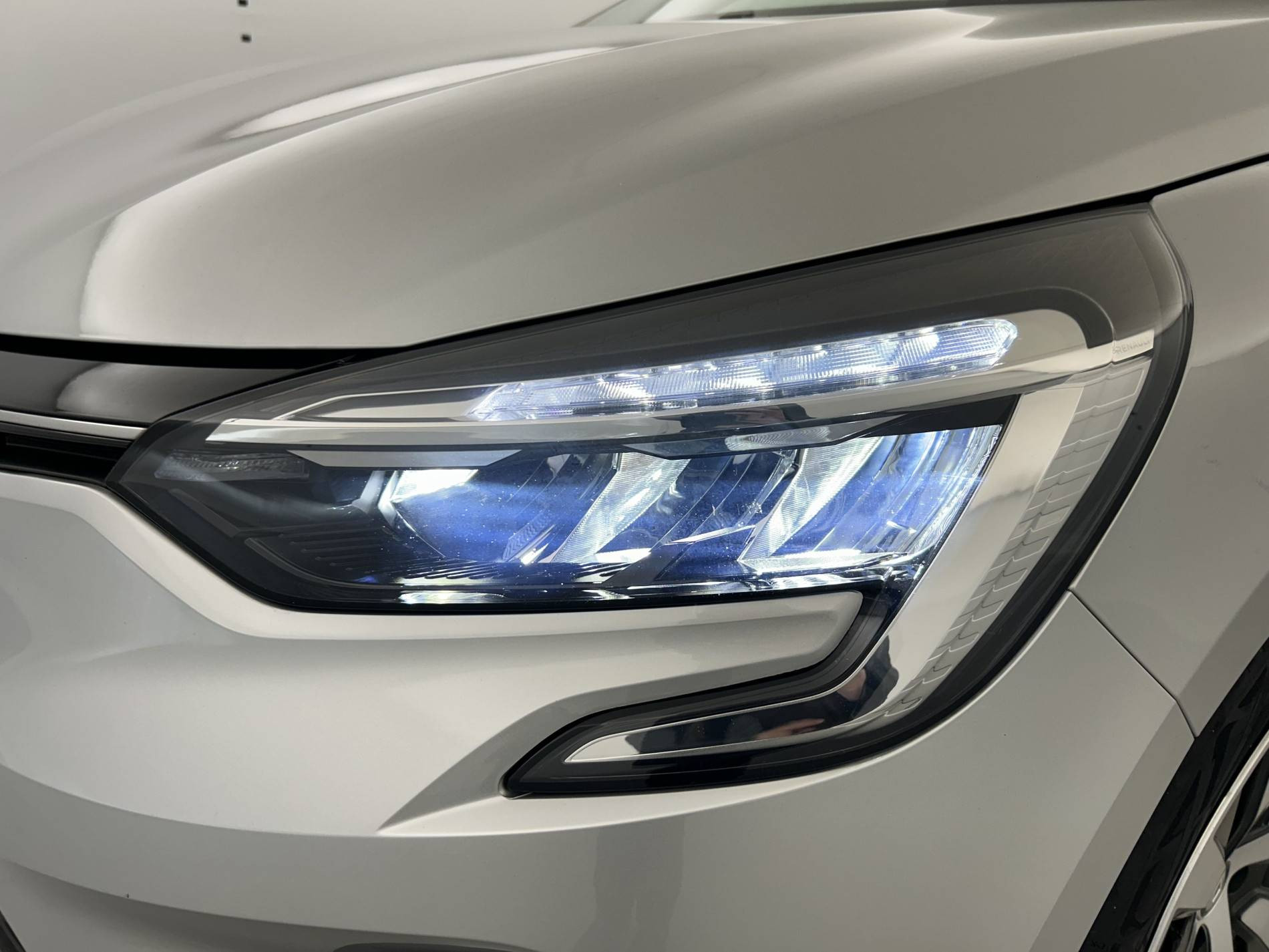 Vente en ligne Renault Clio 5 Clio TCe 90 au prix de 14 990 €