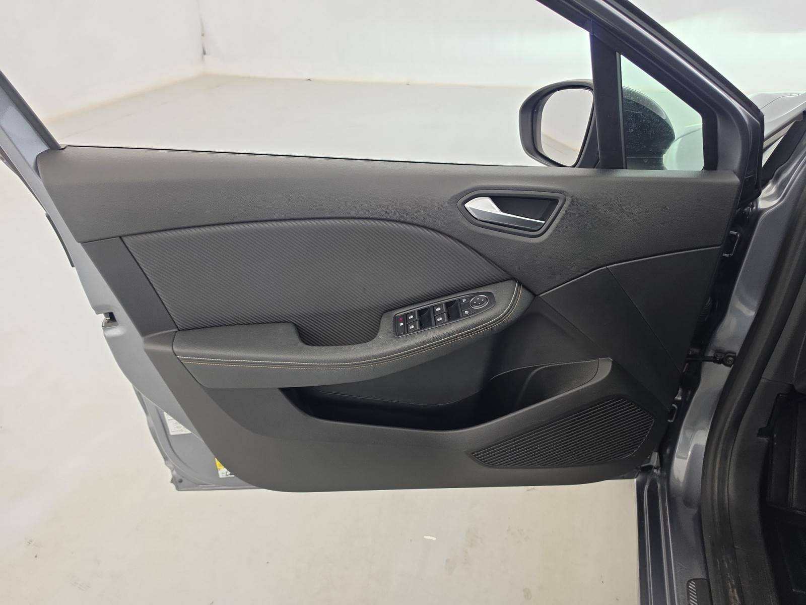 Vente en ligne Renault Clio 5 Clio E-Tech full hybrid 145 au prix de 19 990 €
