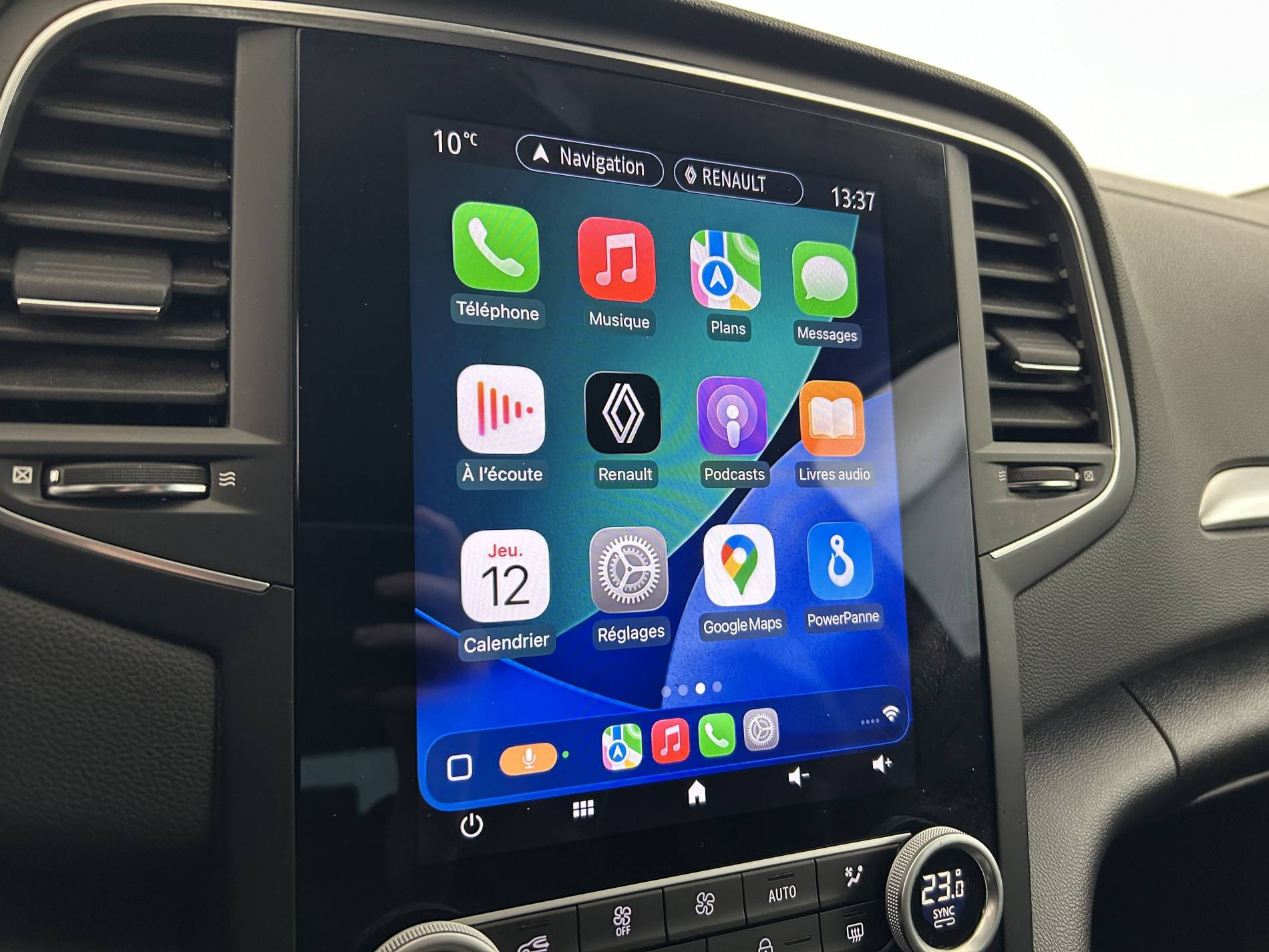 Vente en ligne Renault Megane 4  Blue dCi 115 EDC au prix de 18 785 €