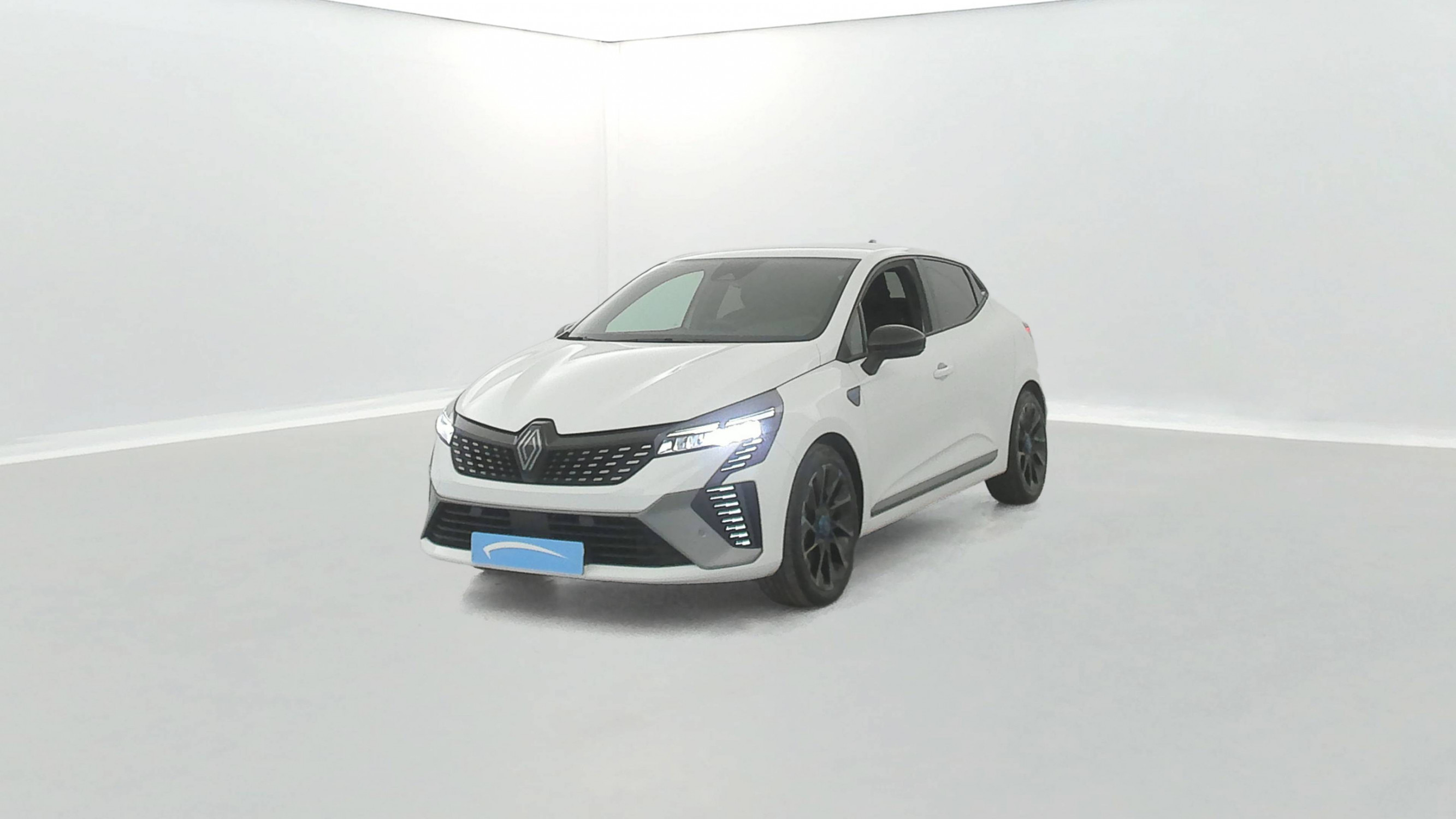 Renault Clio 5 Clio E-Tech full hybrid 145 occasion de 2023 en vente à Saint-Brieuc