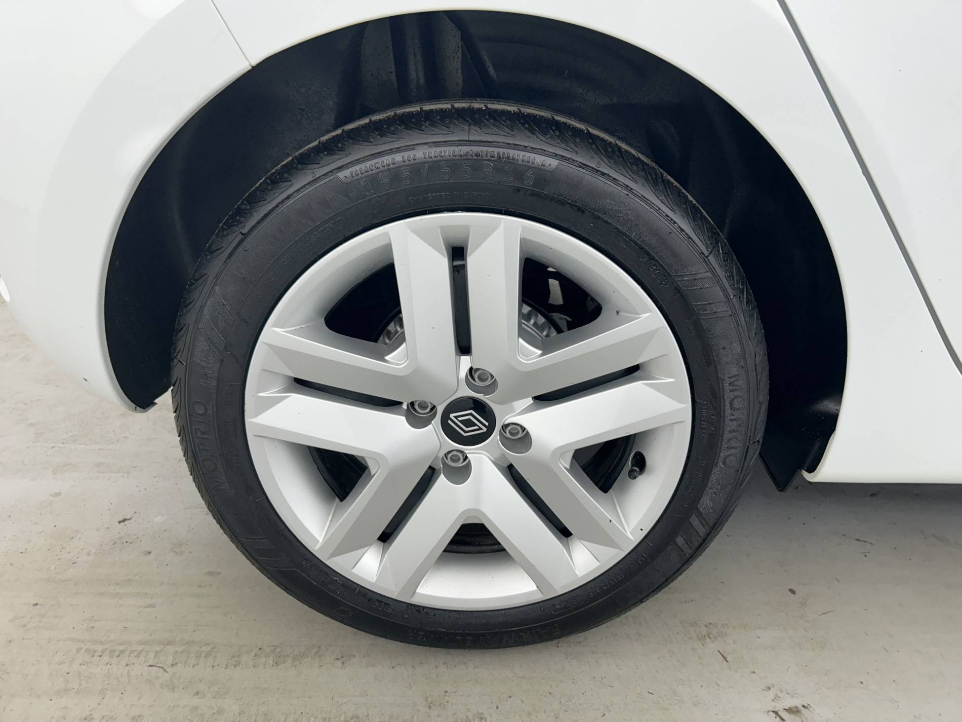 Vente en ligne Renault Clio 5 Clio TCe 90 au prix de 13 991 €