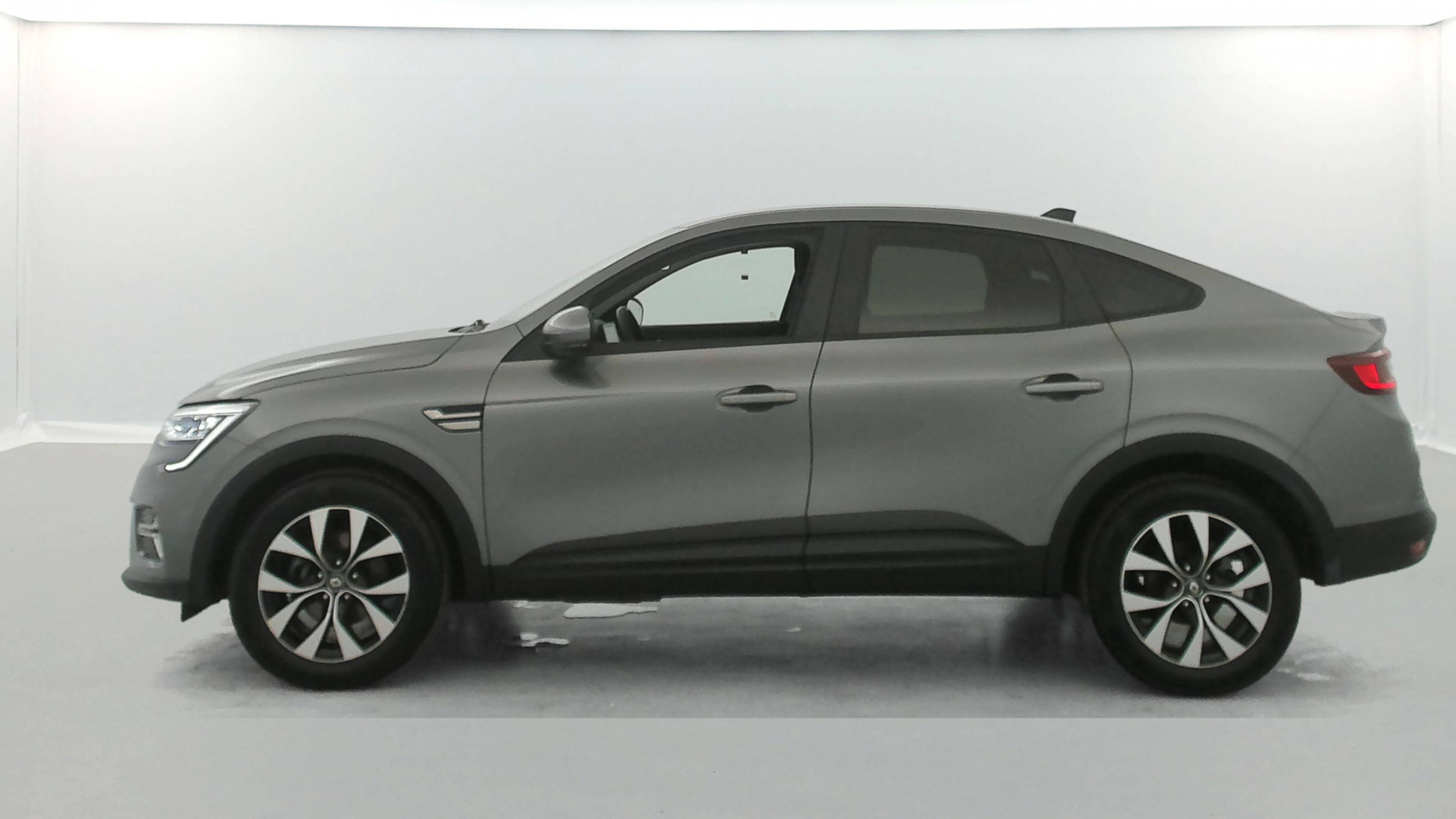Vente en ligne Renault Arkana  E-Tech hybride 145 - 22 au prix de 18 490 €