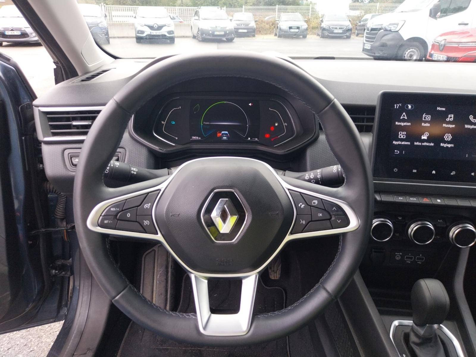 Vente en ligne Renault Clio 5 Clio E-Tech 140 - 21N au prix de 15 990 €