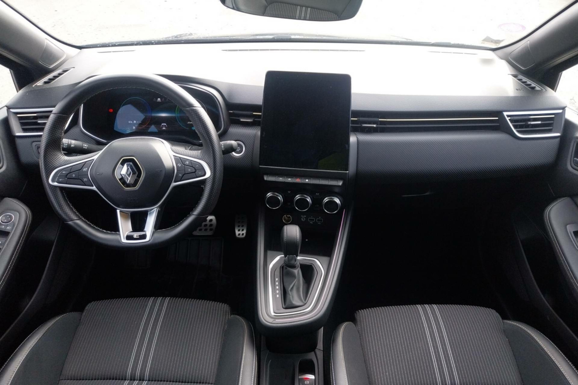 Vente en ligne Renault Clio 5 Clio E-Tech full hybrid 145 au prix de 18 890 €