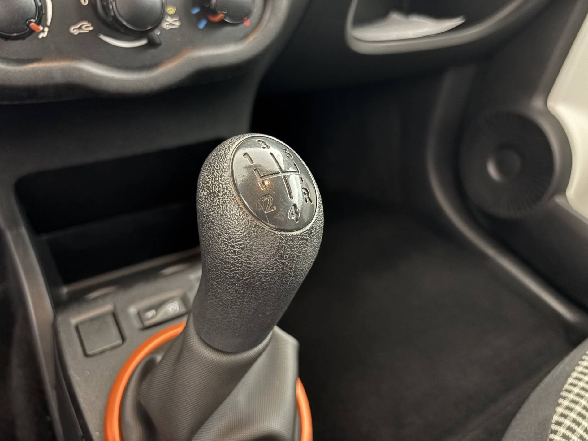 Vente en ligne Renault Twingo 3  1.0 SCe 70 BC au prix de 7 990 €
