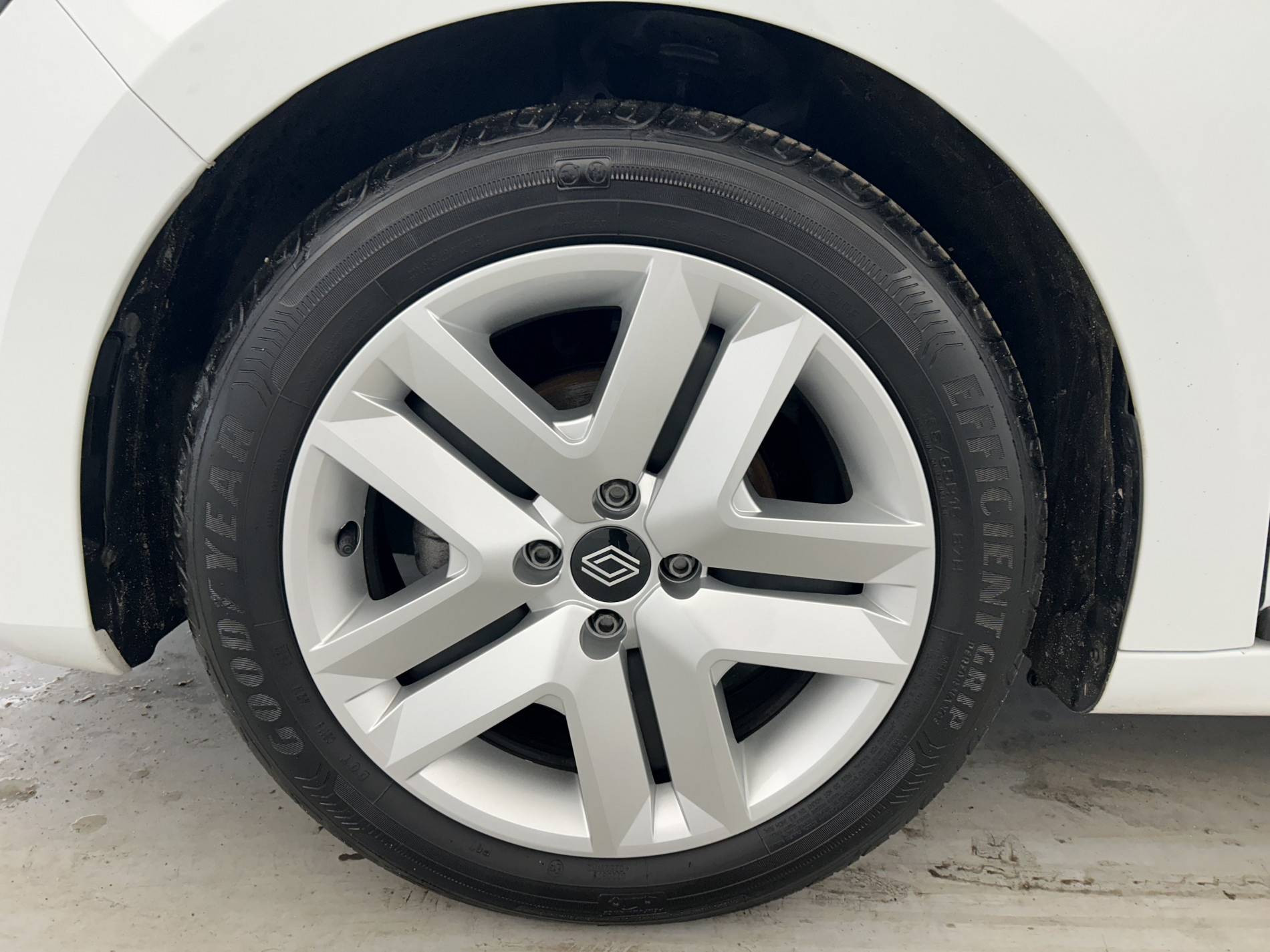 Vente en ligne Renault Clio 5 Clio TCe 90 au prix de 15 990 €