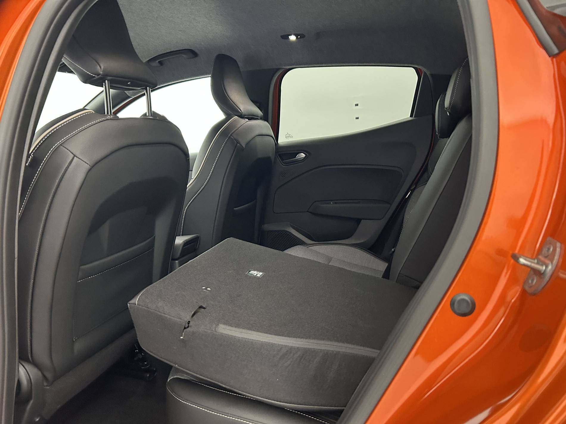 Vente en ligne Renault Clio 5 Clio E-Tech full hybrid 145 au prix de 18 990 €