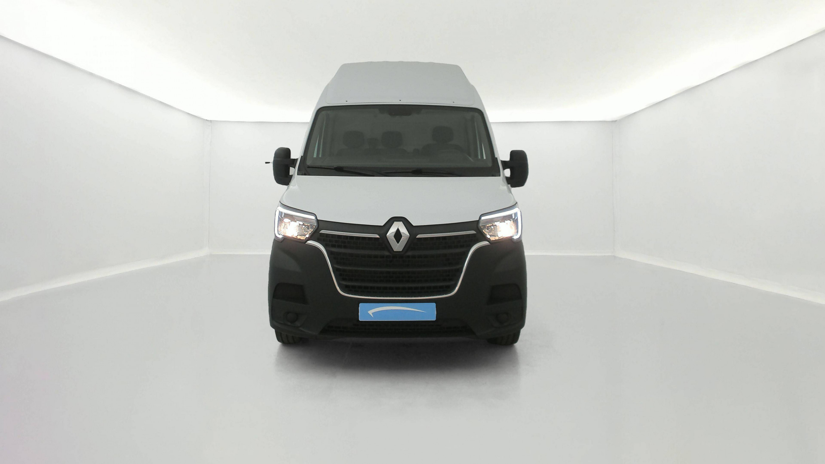 Vente en ligne Renault Master Fourgon MASTER FGN TRAC F3500 L3H3 BLUE DCI 135 au prix de 26 490 €
