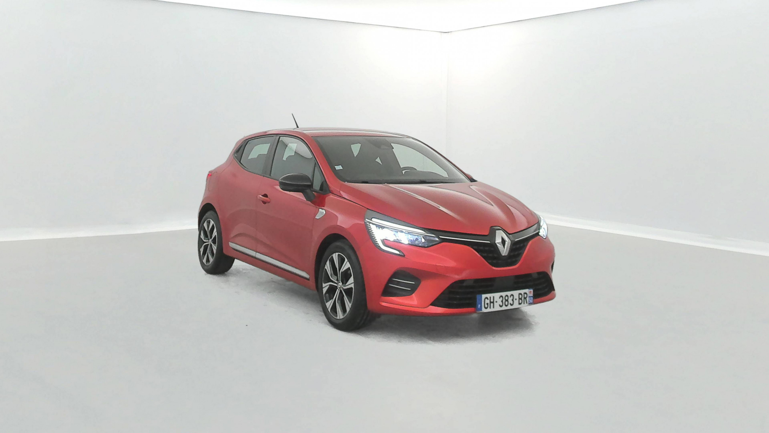 Vente en ligne Renault Clio 5 Clio TCe 90 - 21N au prix de 13 990 €