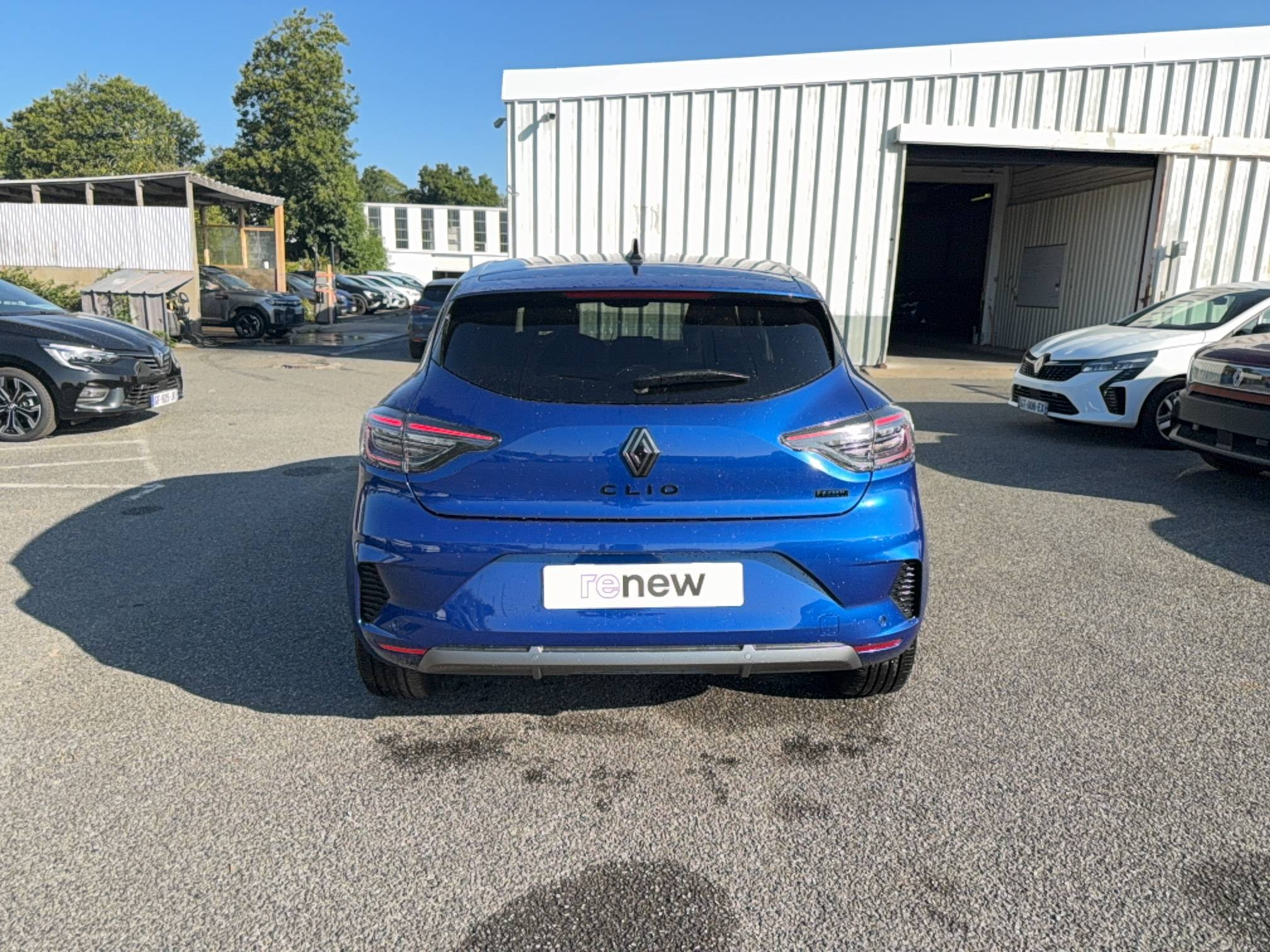 Vente en ligne Renault Clio 5 Clio E-Tech full hybrid 145 au prix de 22 490 €