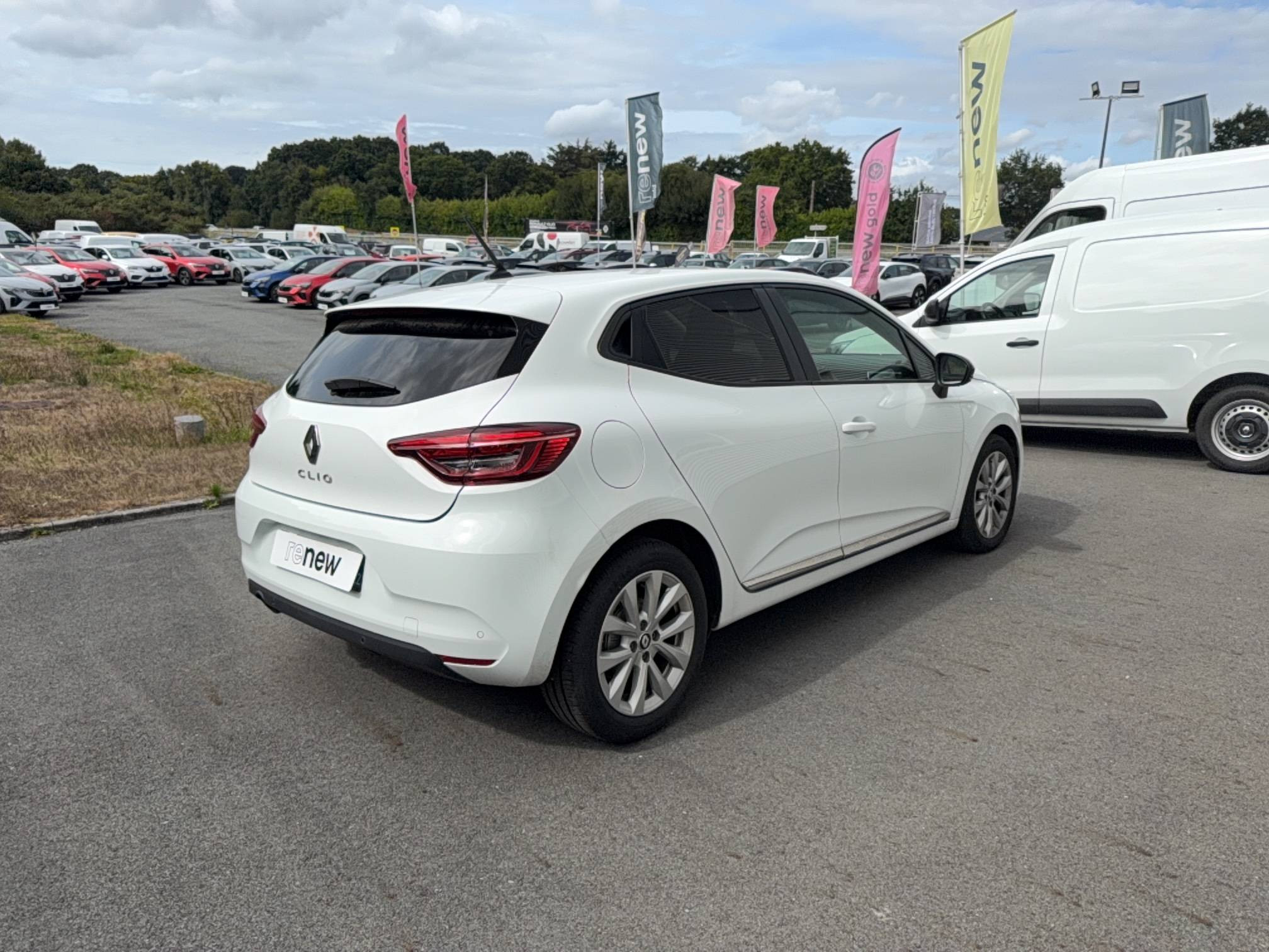 Vente en ligne Renault Clio 5 Clio Blue dCi 100 au prix de 15 990 €