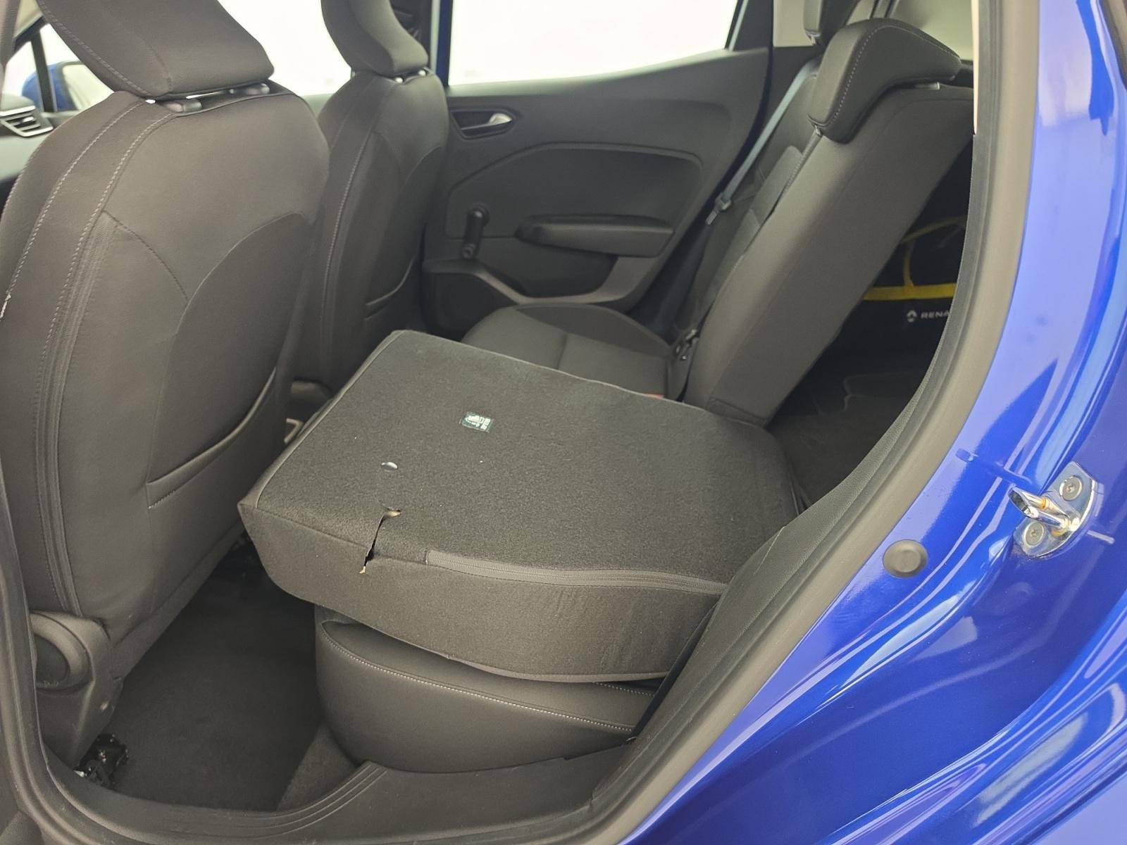 Vente en ligne Renault Clio 5 Clio E-Tech 140 - 21N au prix de 15 990 €