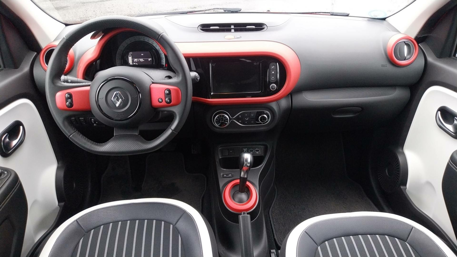 Vente en ligne Renault Twingo Electrique Twingo III E-Tech au prix de 13 990 €