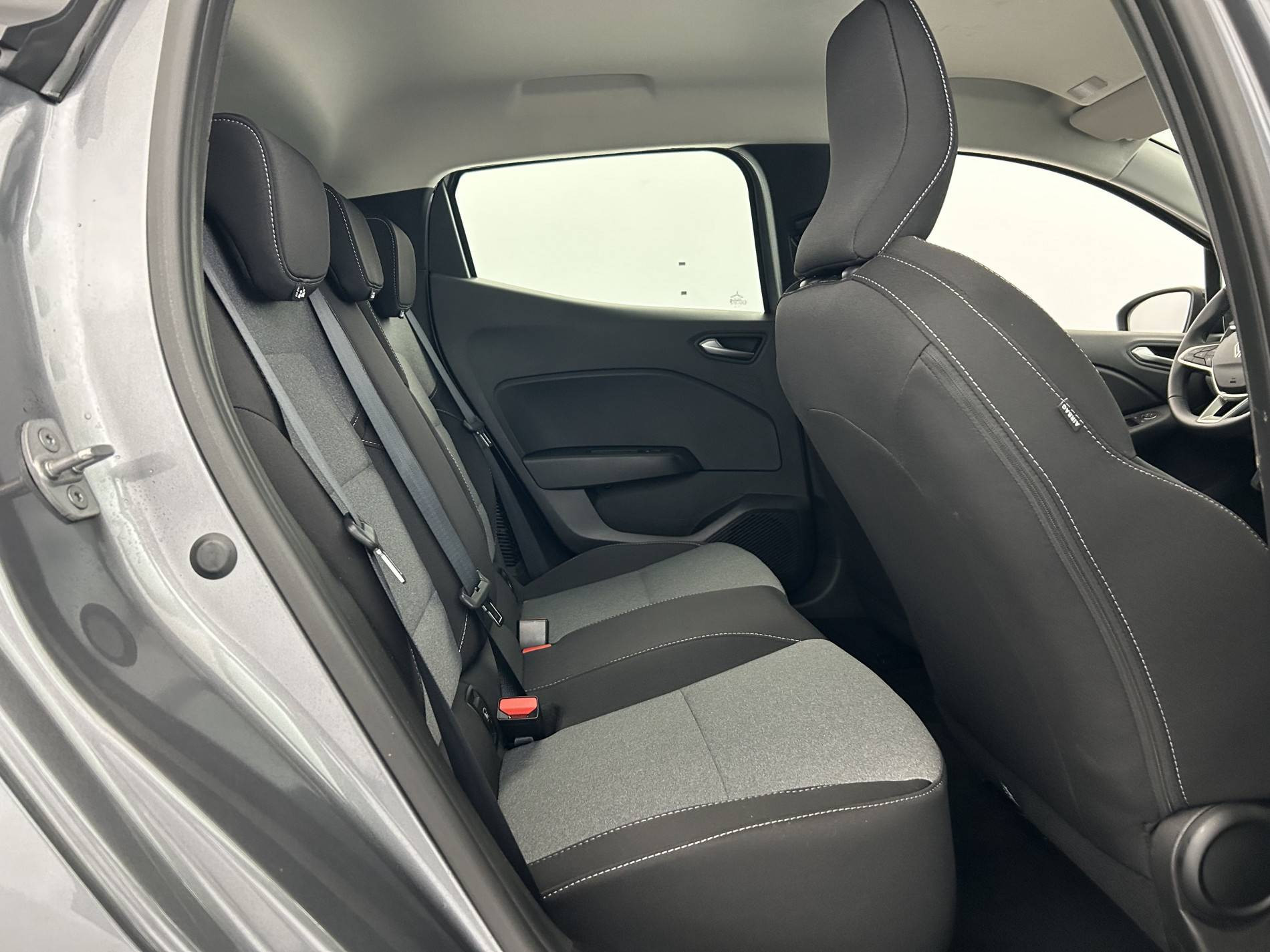 Vente en ligne Renault Clio 5 Clio E-Tech full hybrid 145 ch GSR2 au prix de 19 900 €