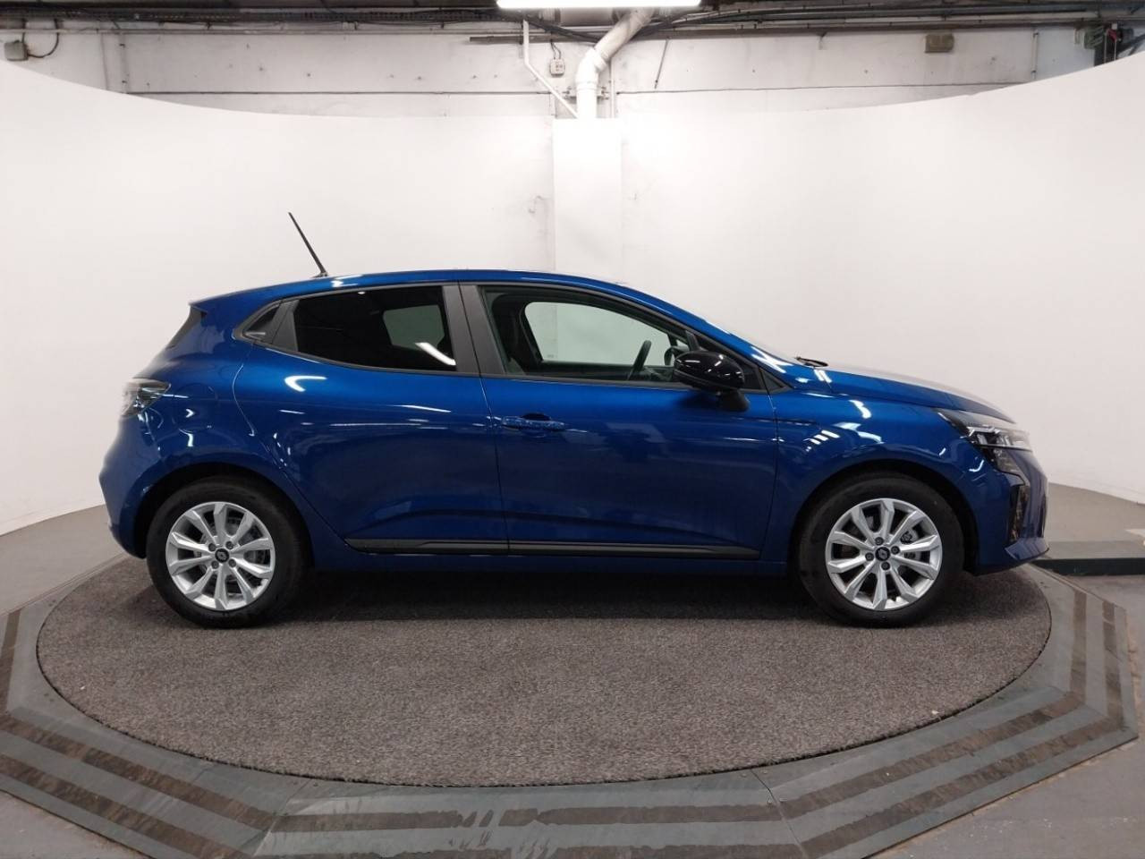 Vente en ligne Renault Clio 5 Clio Blue dCi 100 ch au prix de 19 790 €