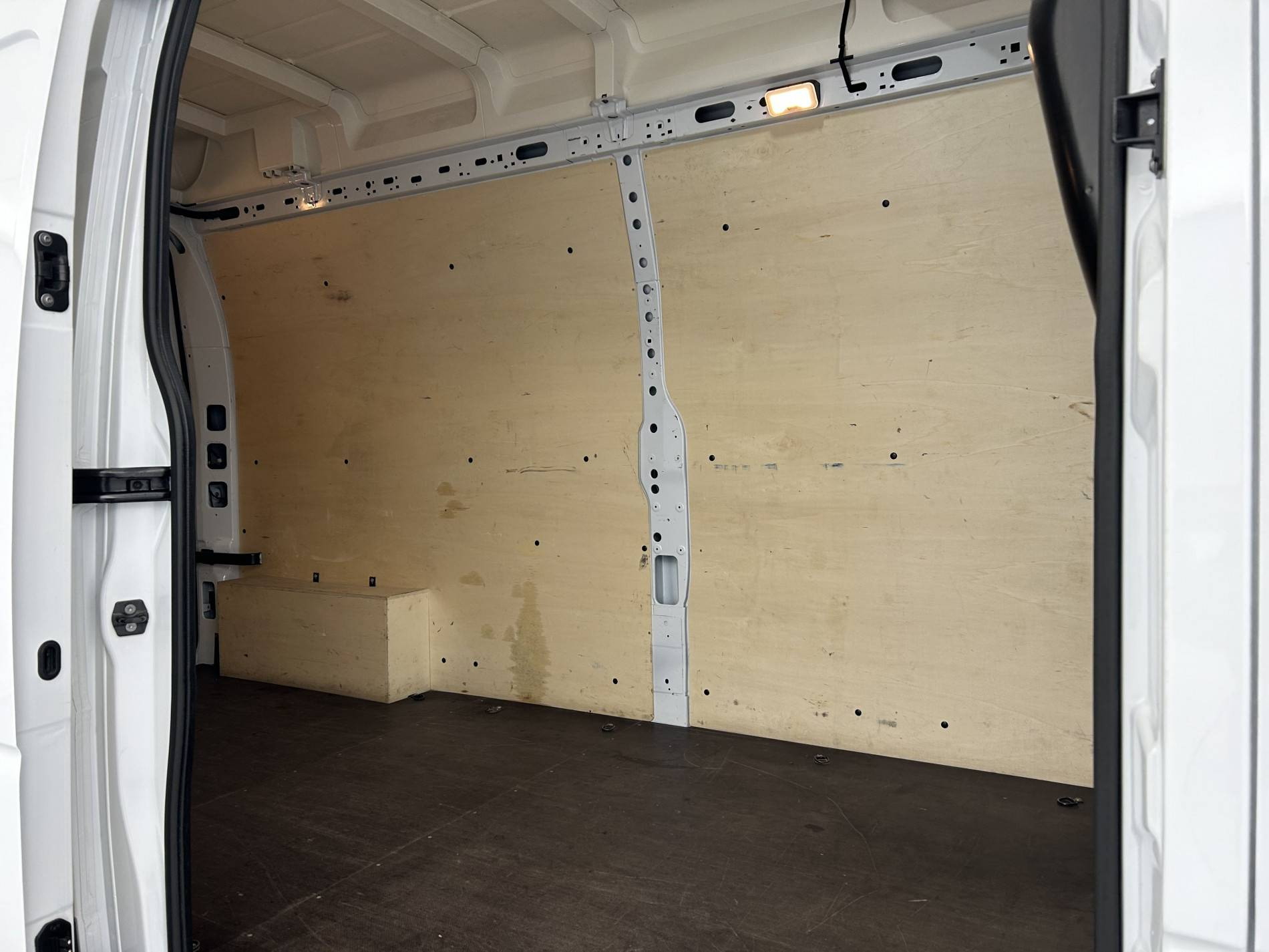 Vente en ligne Renault Master Fourgon MASTER FGN TRAC F3500 L3H3 BLUE DCI 135 au prix de 28 490 €