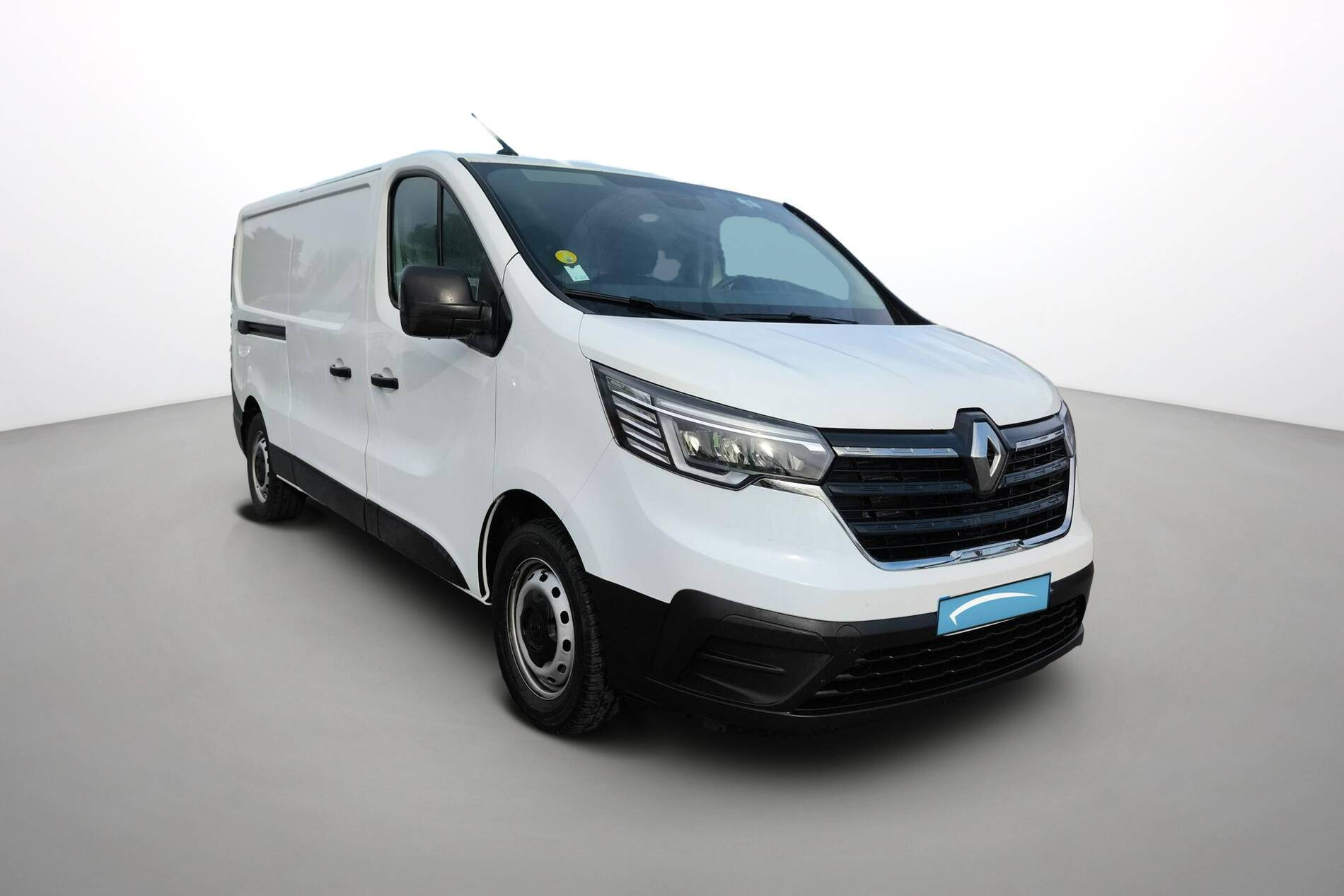 Vente en ligne Renault Trafic 3 Fourgon TRAFIC FGN L2H1 3000 KG BLUE DCI 130 au prix de 22 490 €